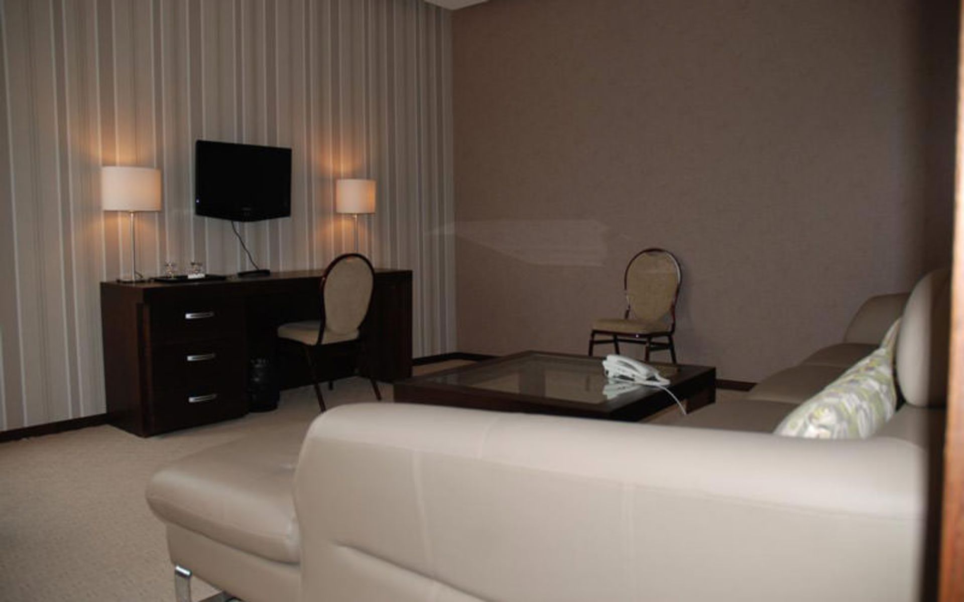 هتل دی پلازا (D'Plaza Hotel)