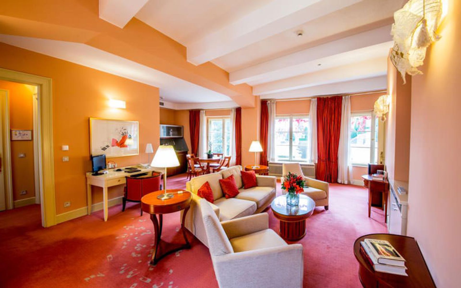 هتل اریا هتل پراگ بای لایبرری هتل کالکشن (Aria Hotel Prague by Library Hotel Collection)