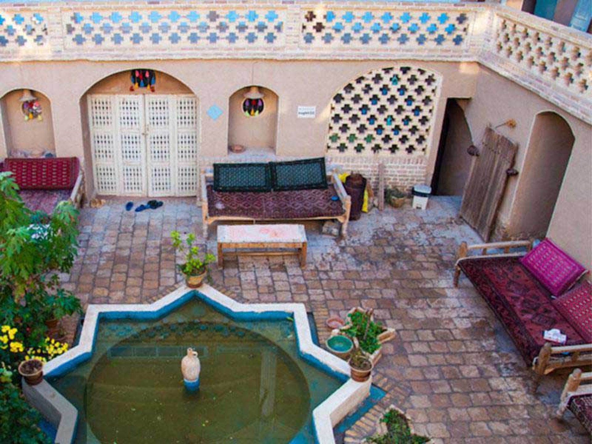 هتل خانه نقلی