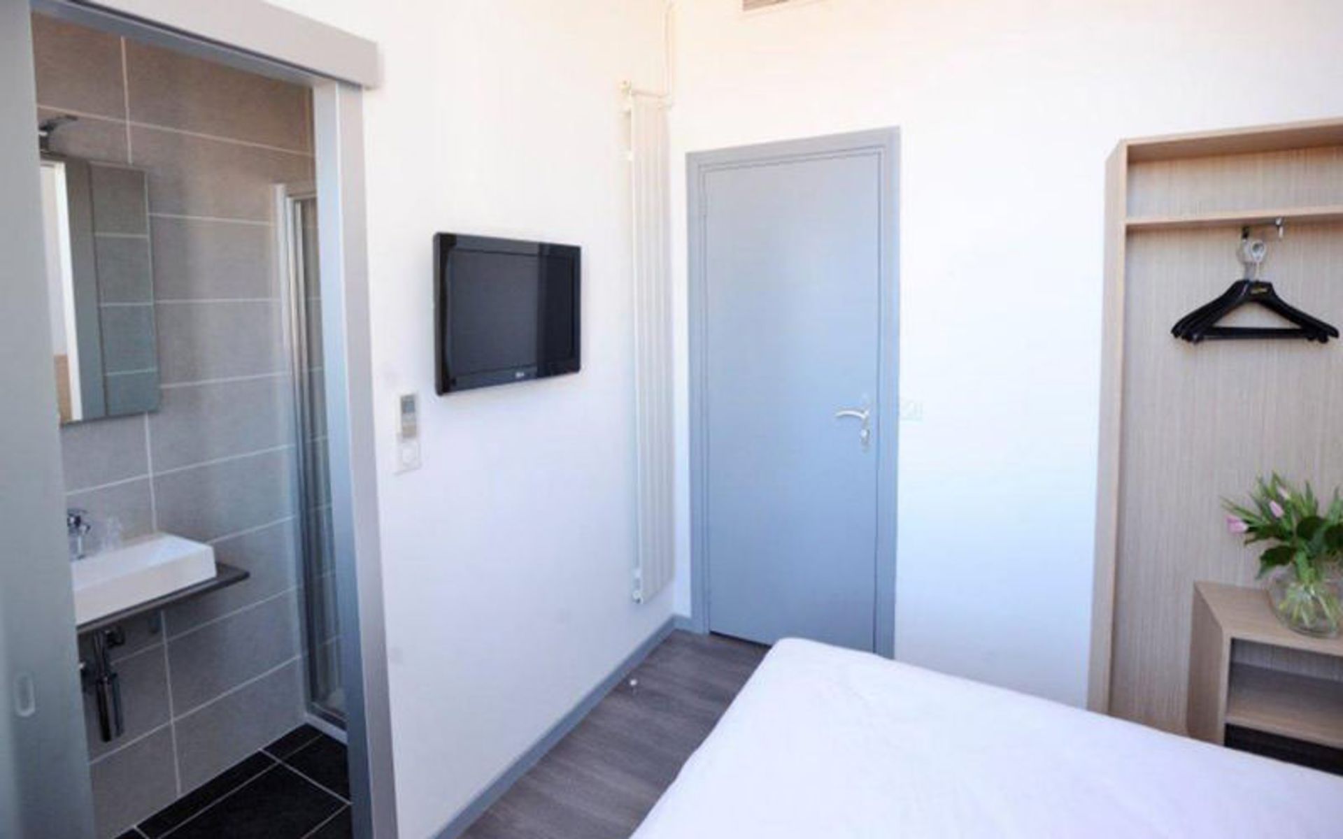 هتل دی فرنس (Hôtel de France)