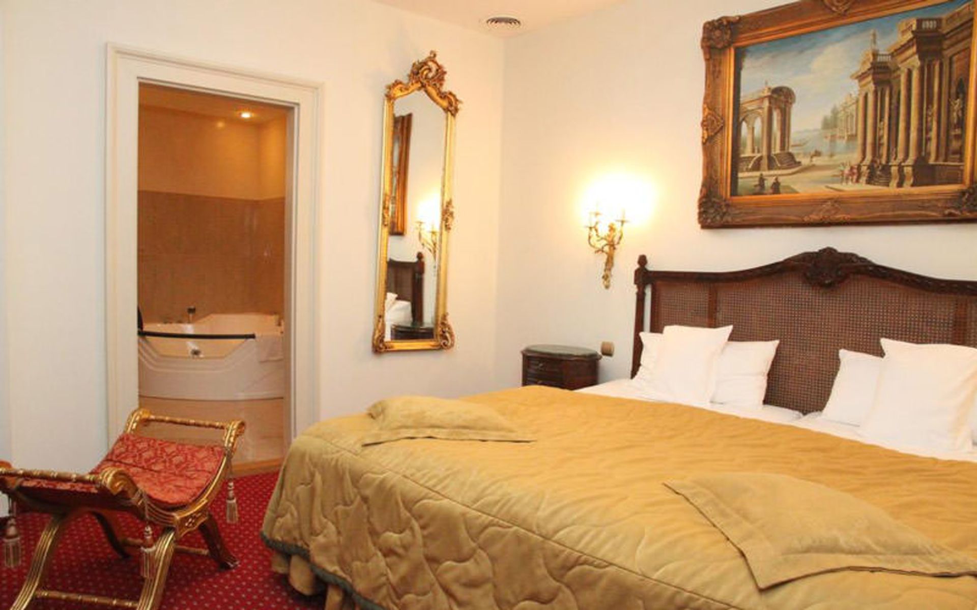 هتل اس‌تی. جورج رزیدنت (St. George Residence - All Suite Hotel DeLuxe)