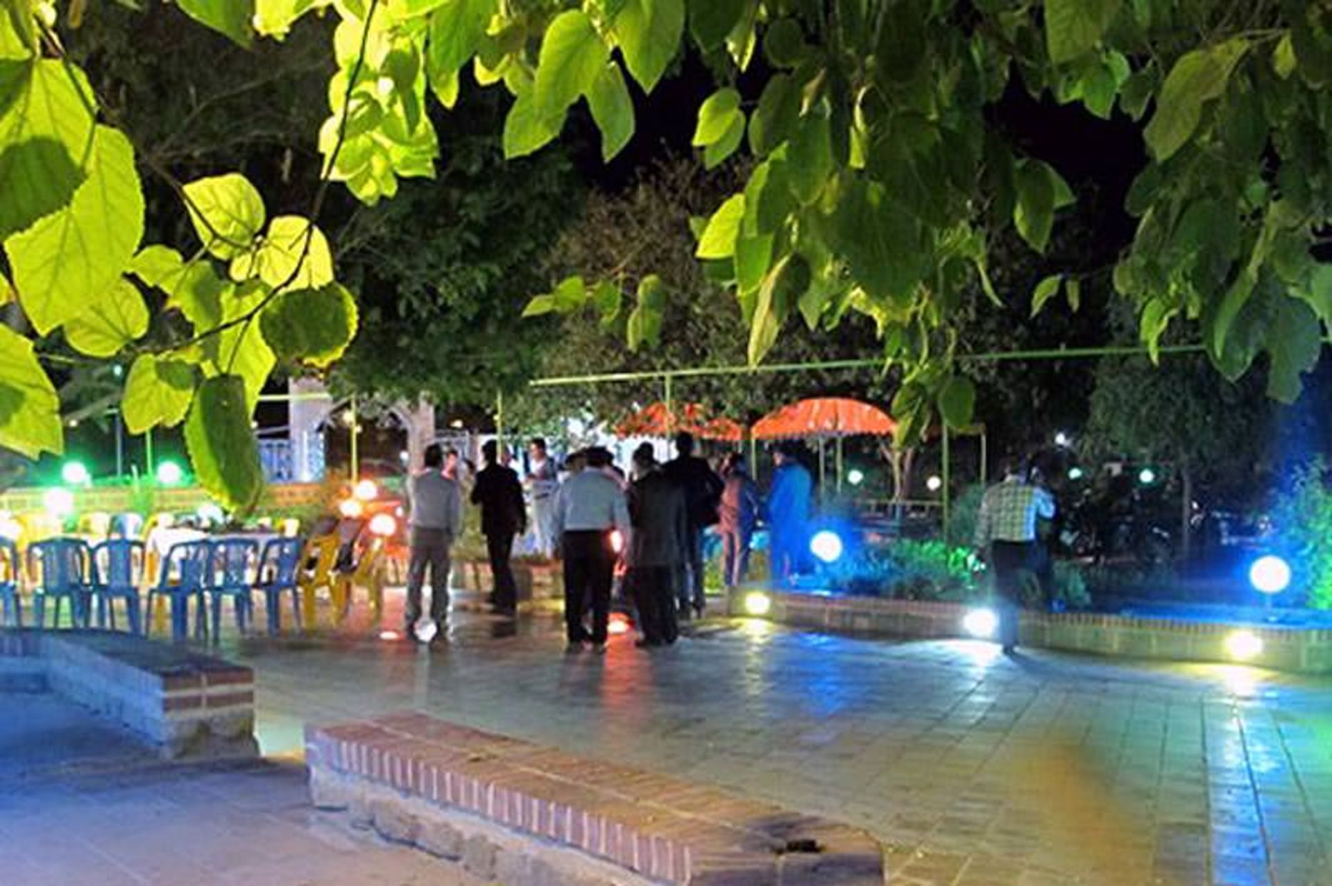 رستوران باغشا