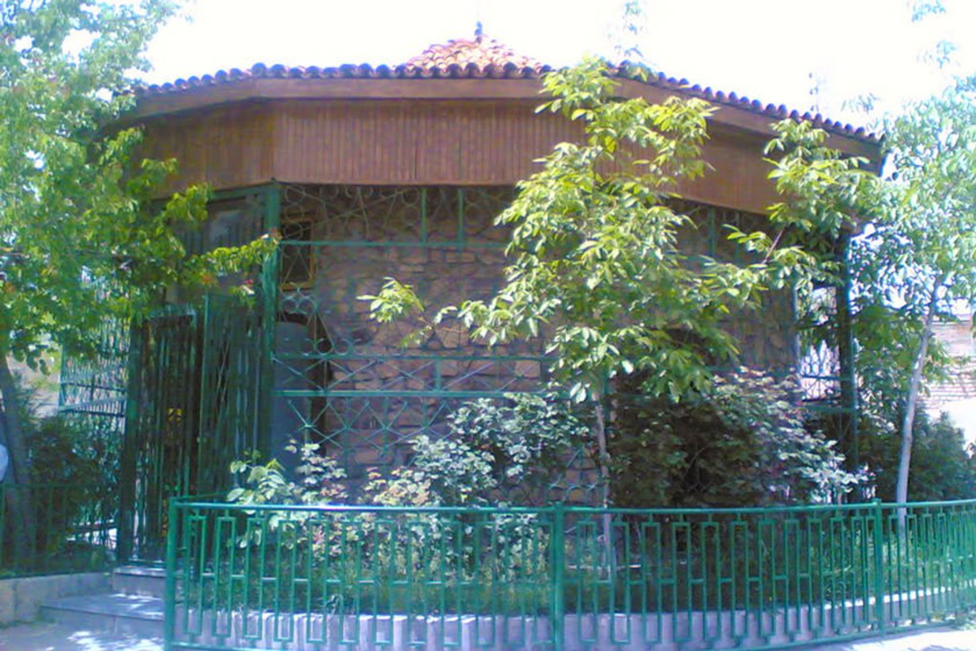احداث مقبره پروفسور حسابی