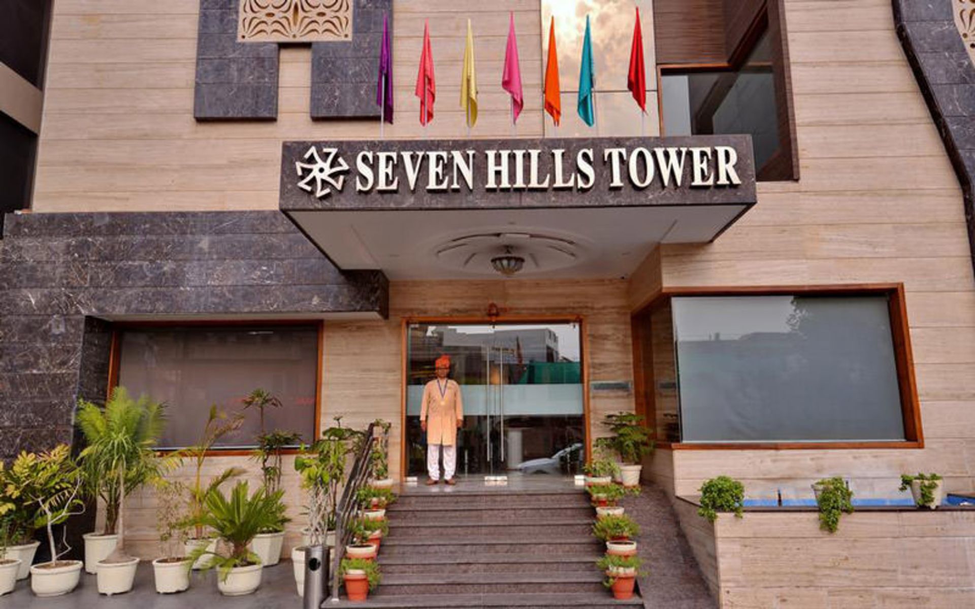 هتل سون هیلز تاور (Seven Hills Tower)