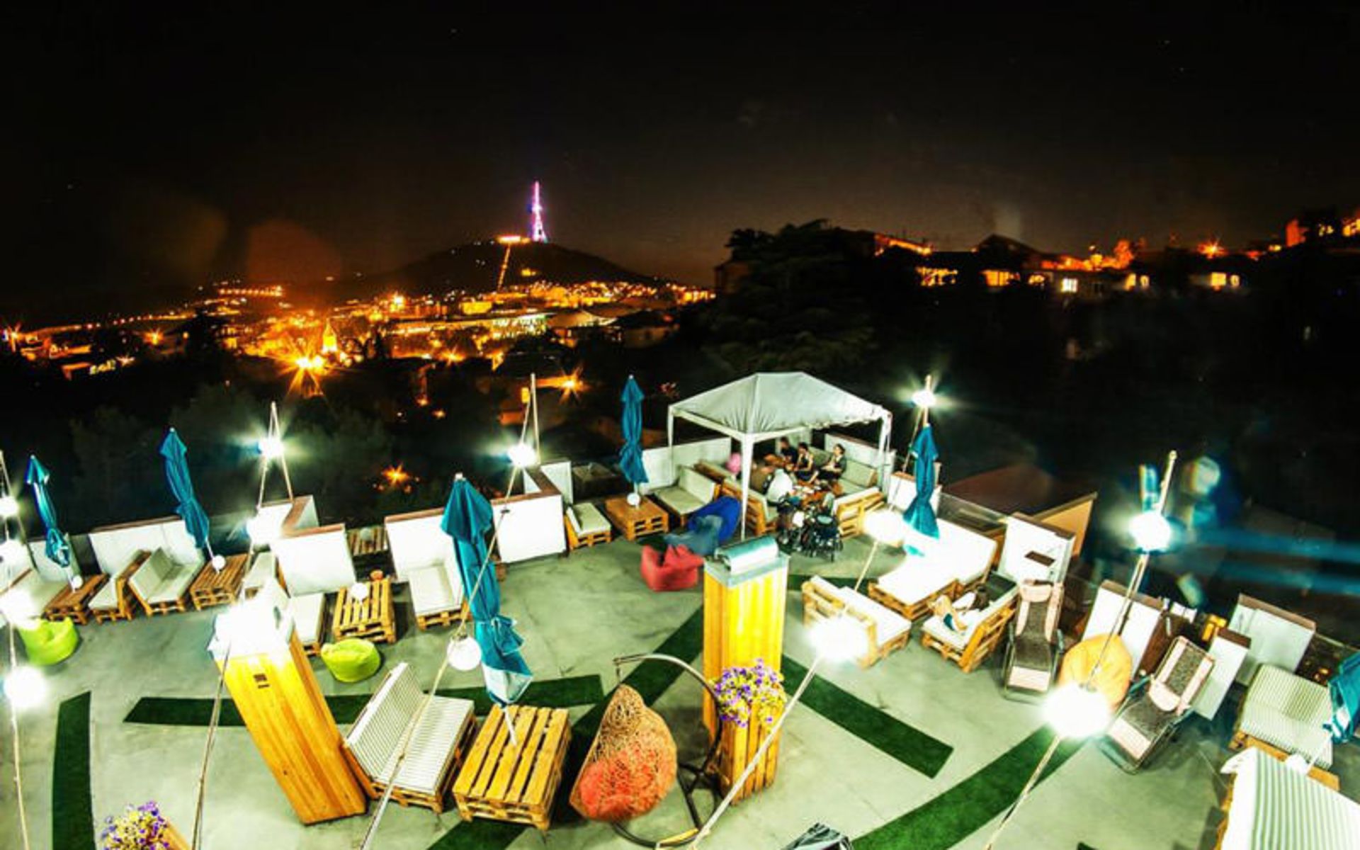 هتل تراس آولاباری بای لاگ (Terrace Avlabari Hotel By Log Inn)
