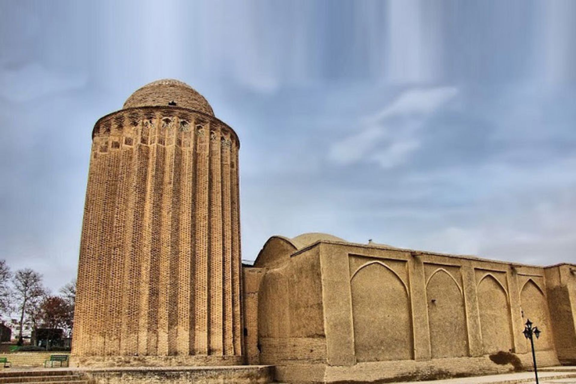 برج کاشانه بسطام