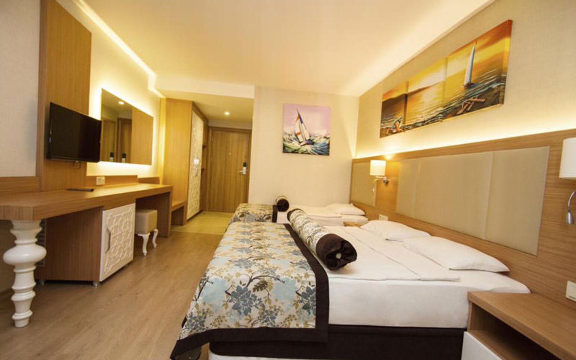 هتل بلو ویو سویت (Blue Wave Suite Hotel)