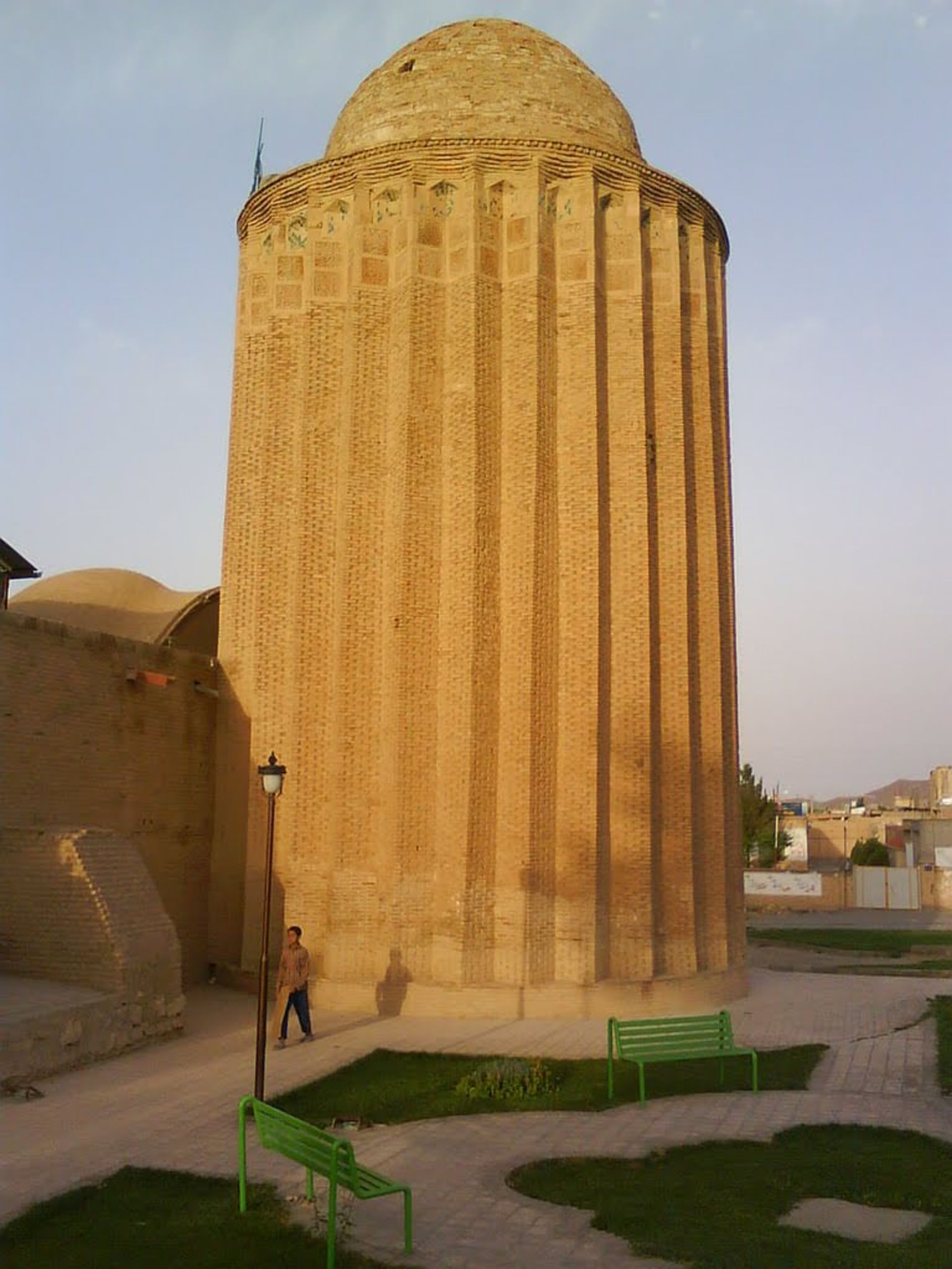 منار بسطام