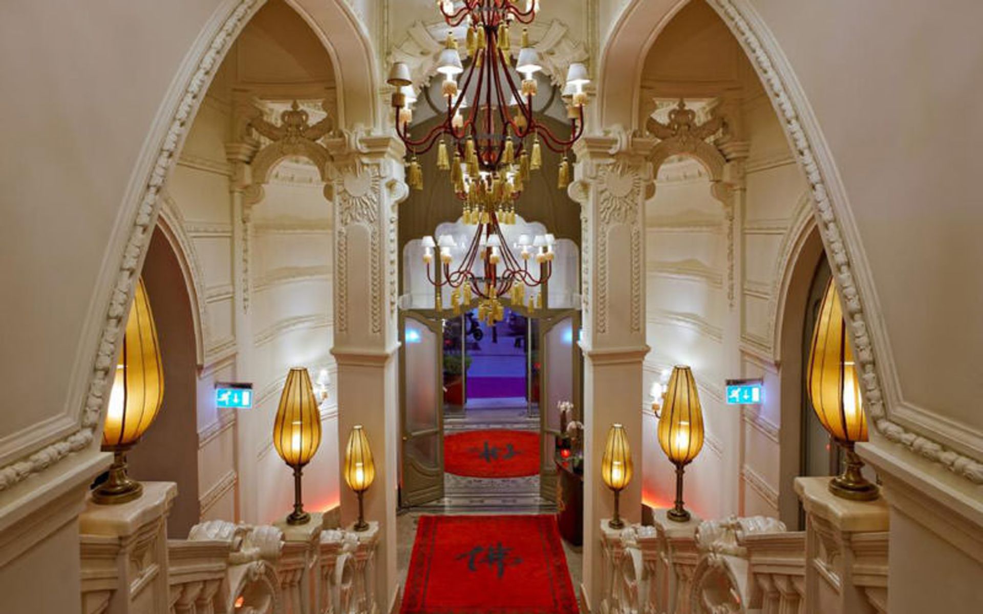 هتل بودها بار هتل بوداپست کلوتیلد پالاس (Buddha-Bar Hotel Budapest Klotild Palace)