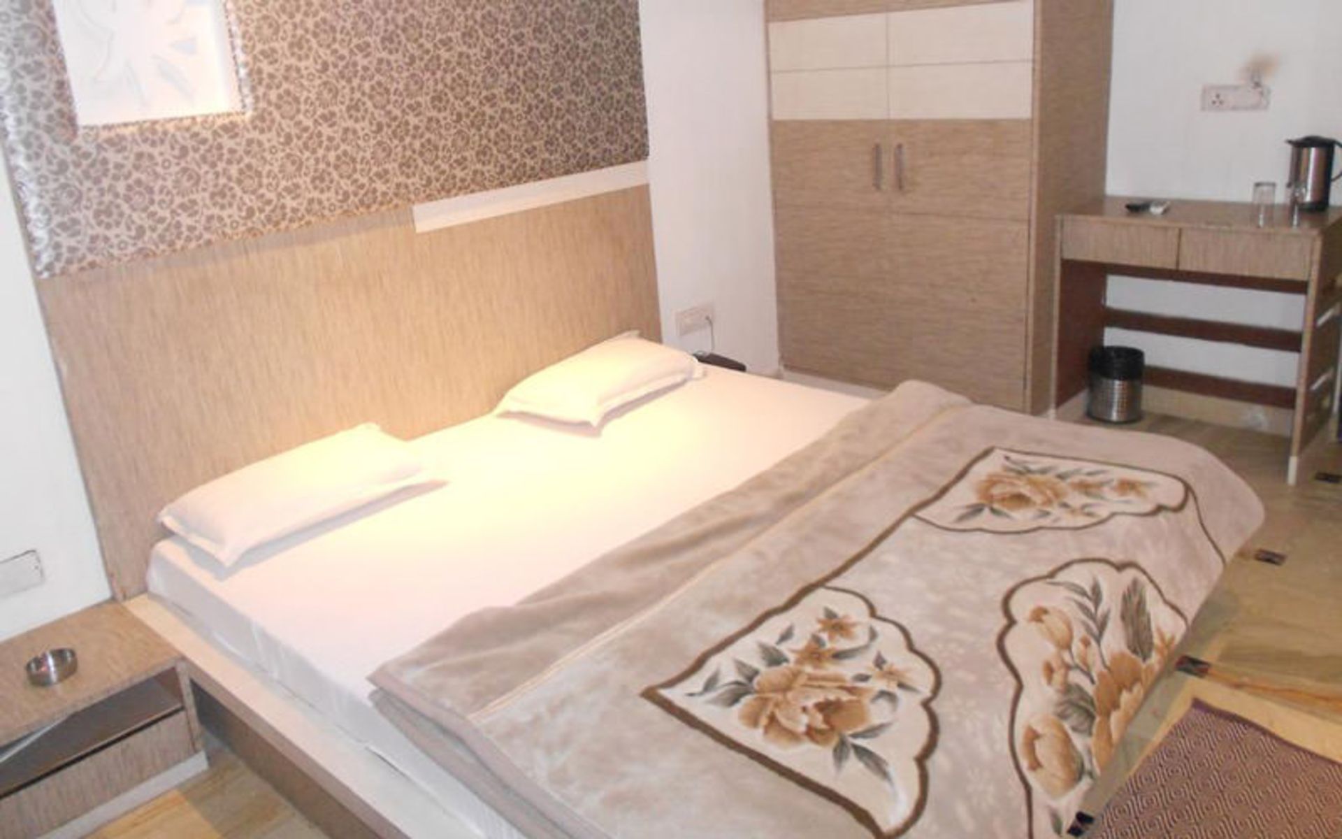 هتل پانا پارادایس (Hotel Panna Paradise)
