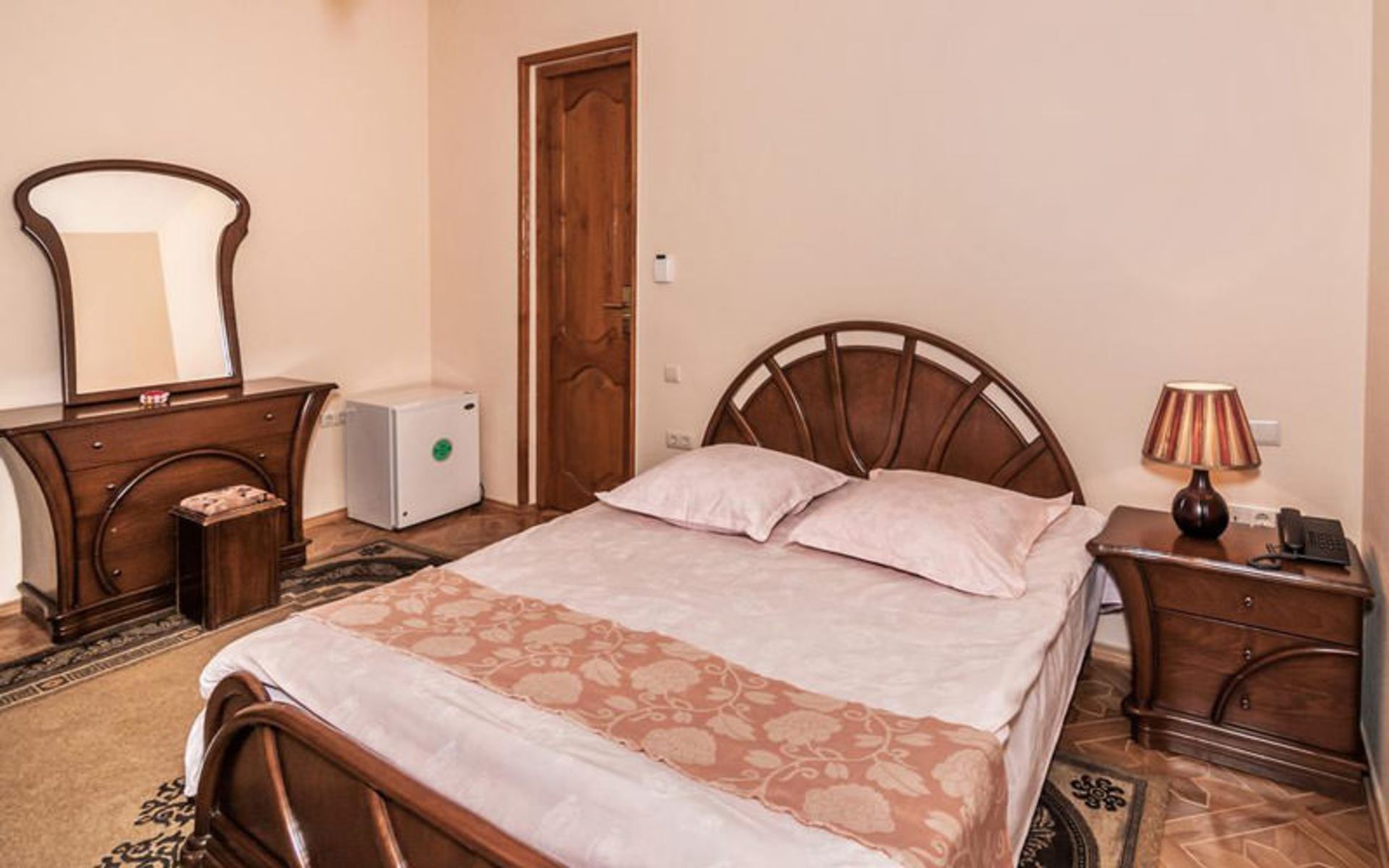 هتل وی‌ای پی (Hotel VIP)