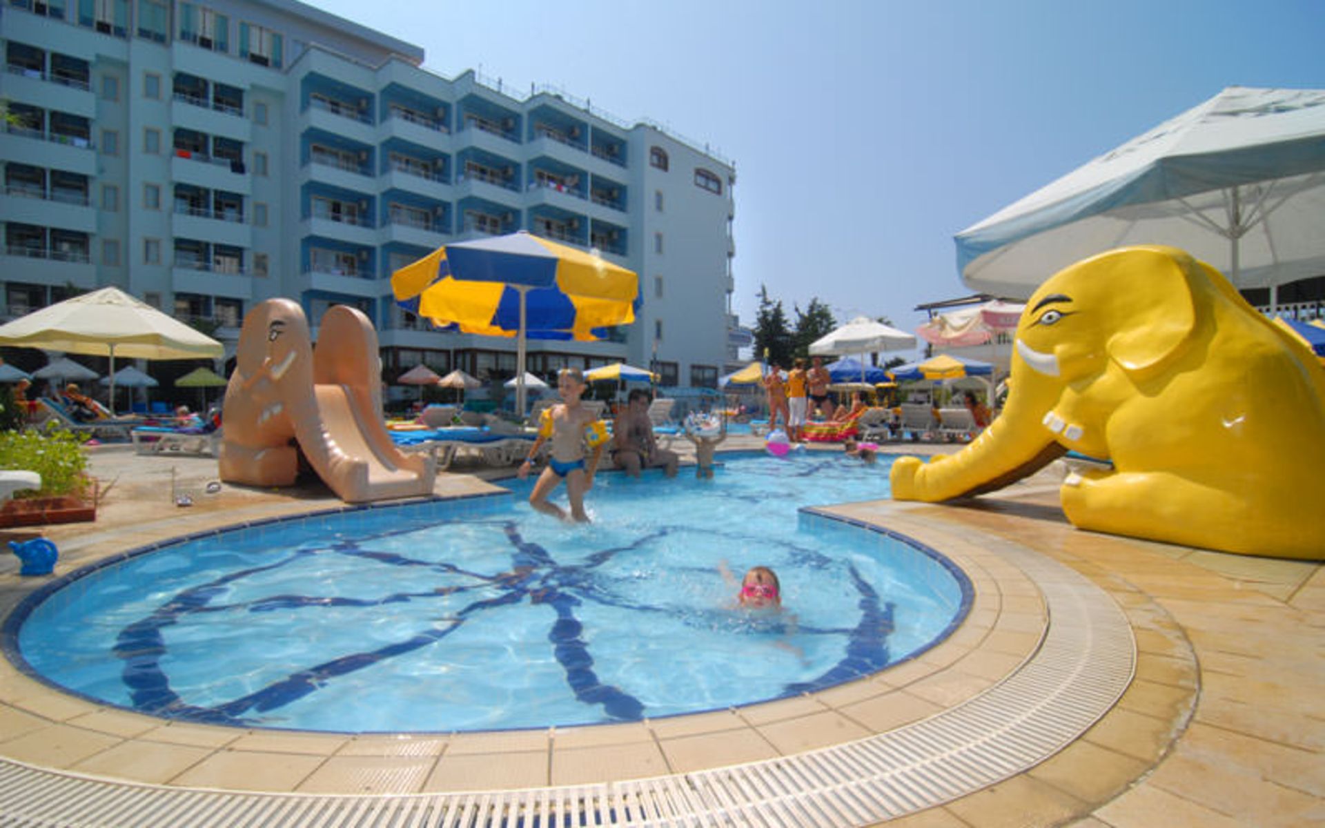 هتل سنزا هتل گرند سان‌تانا (Senza Hotels Grand Santana Hotel)