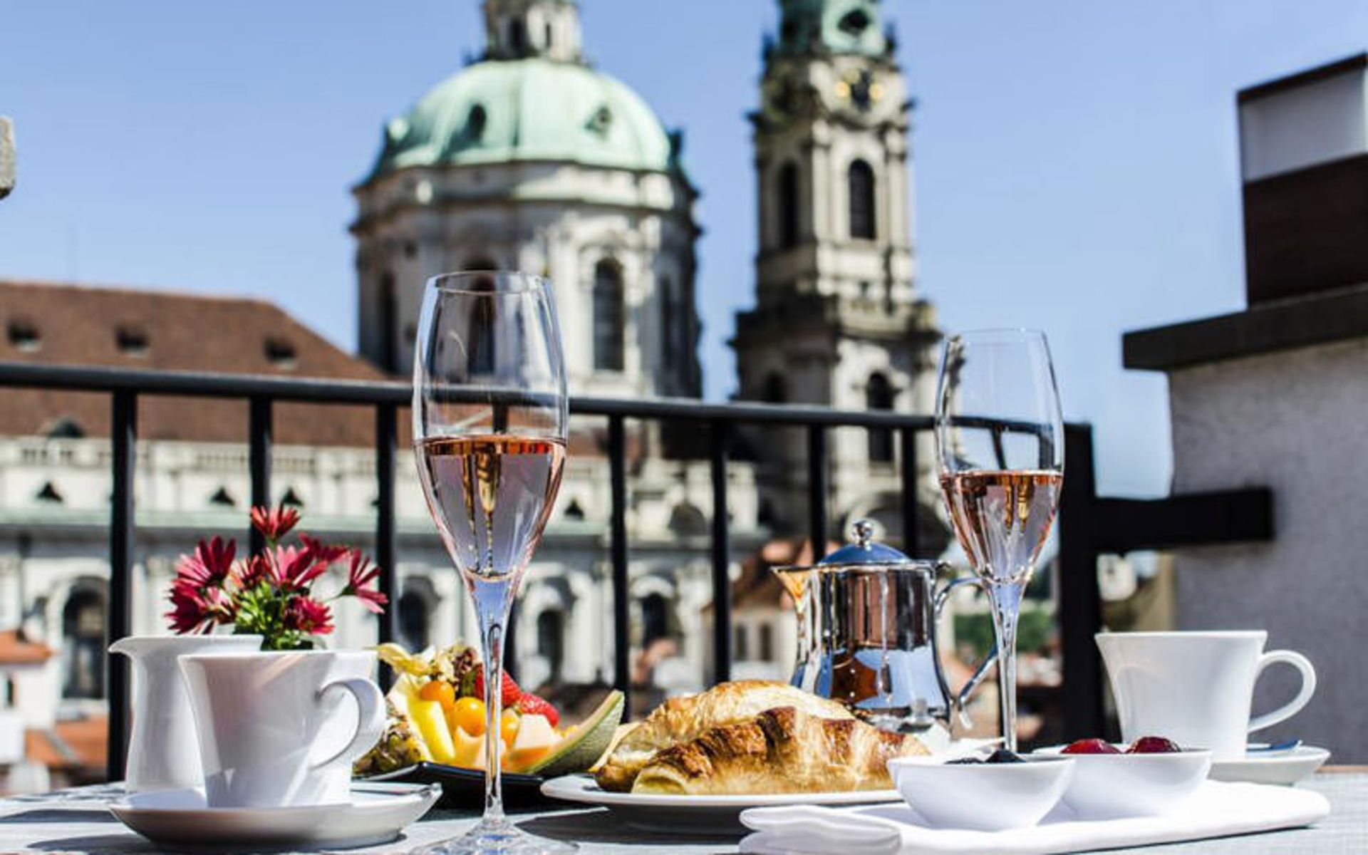 هتل اریا هتل پراگ بای لایبرری هتل کالکشن (Aria Hotel Prague by Library Hotel Collection)