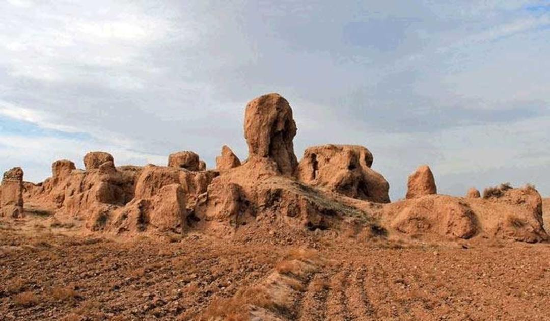 تپه ها و بقایای تاریخی در منطقه باستانی شادیاخ