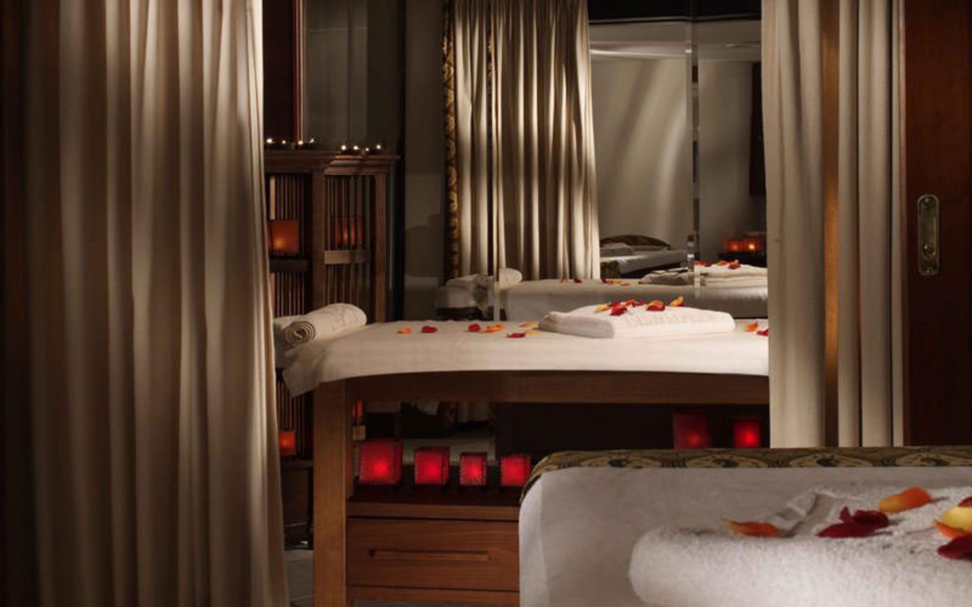 هتل کمپینسکی کروینوس بوداپست (Kempinski Hotel Corvinus Budapest)