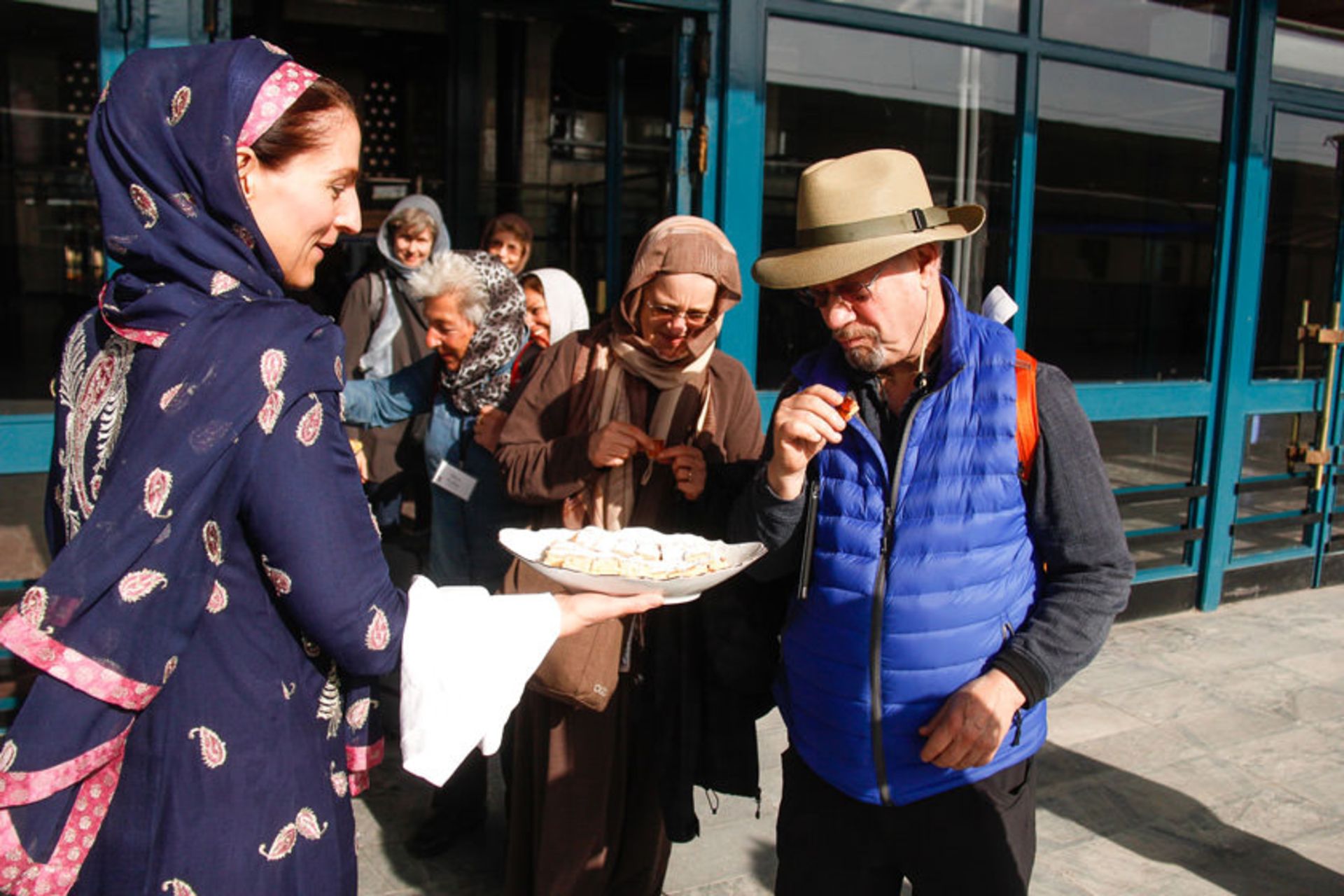 ارتباط با گردشگران