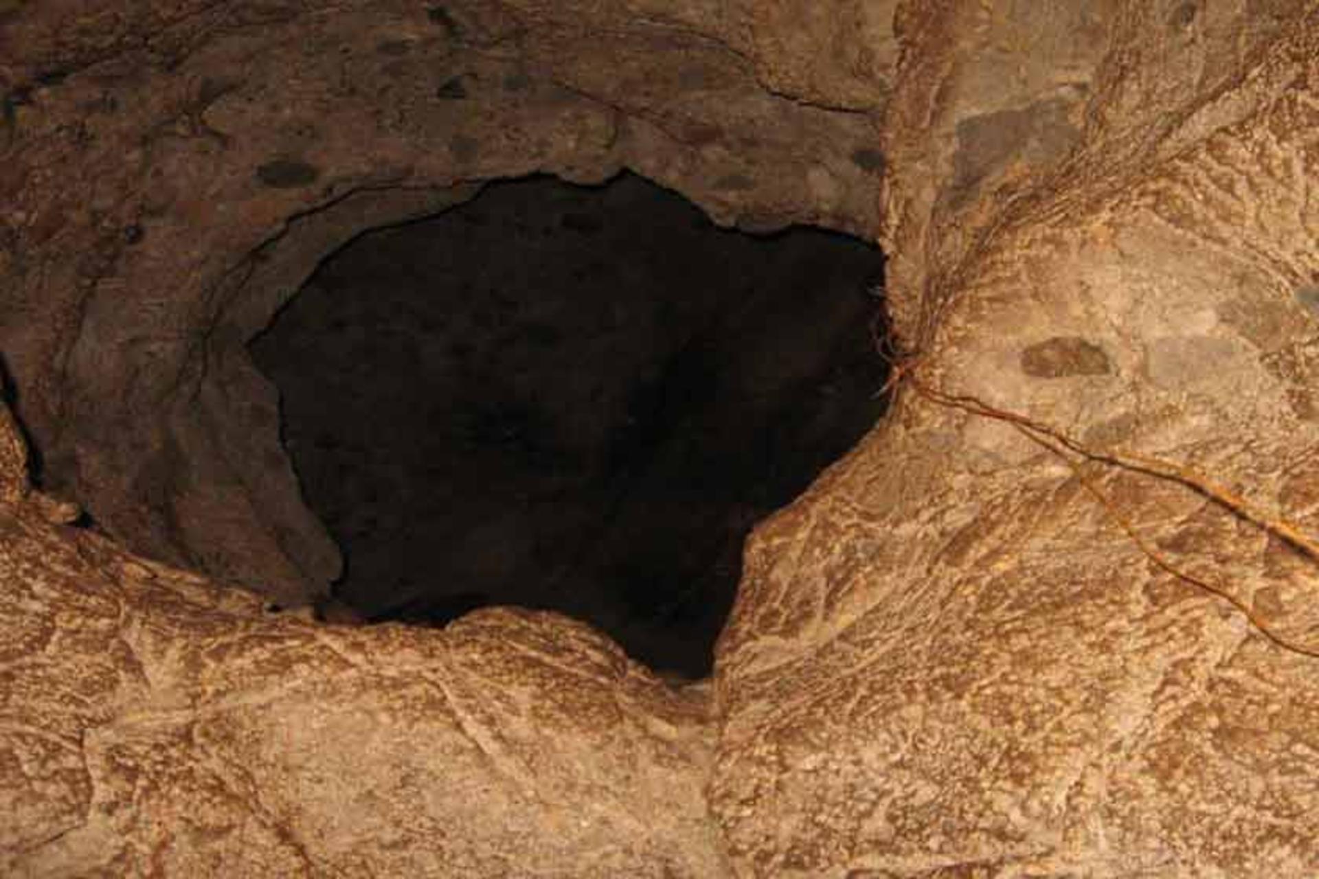 غار دوکچی