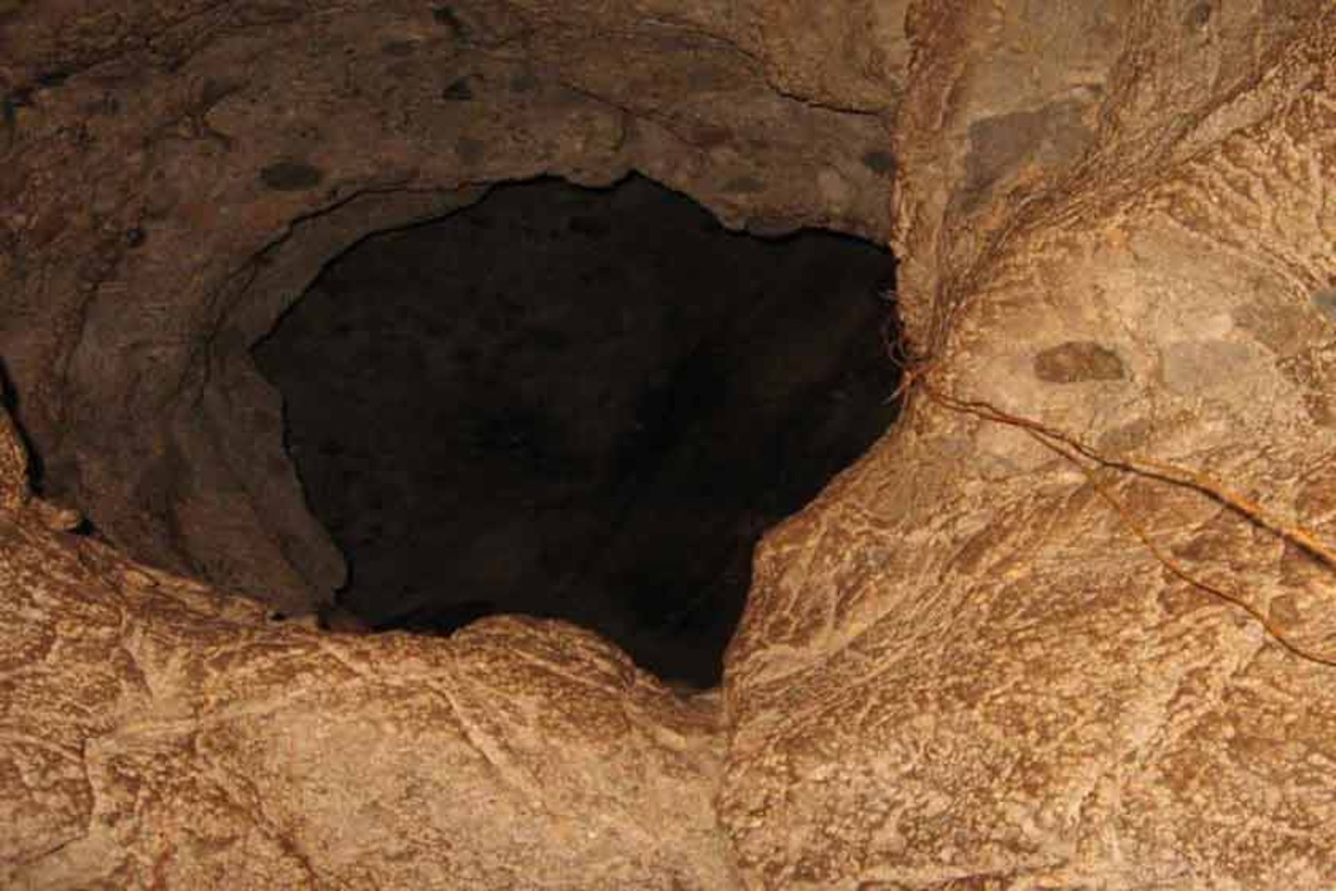 غار دوکچی