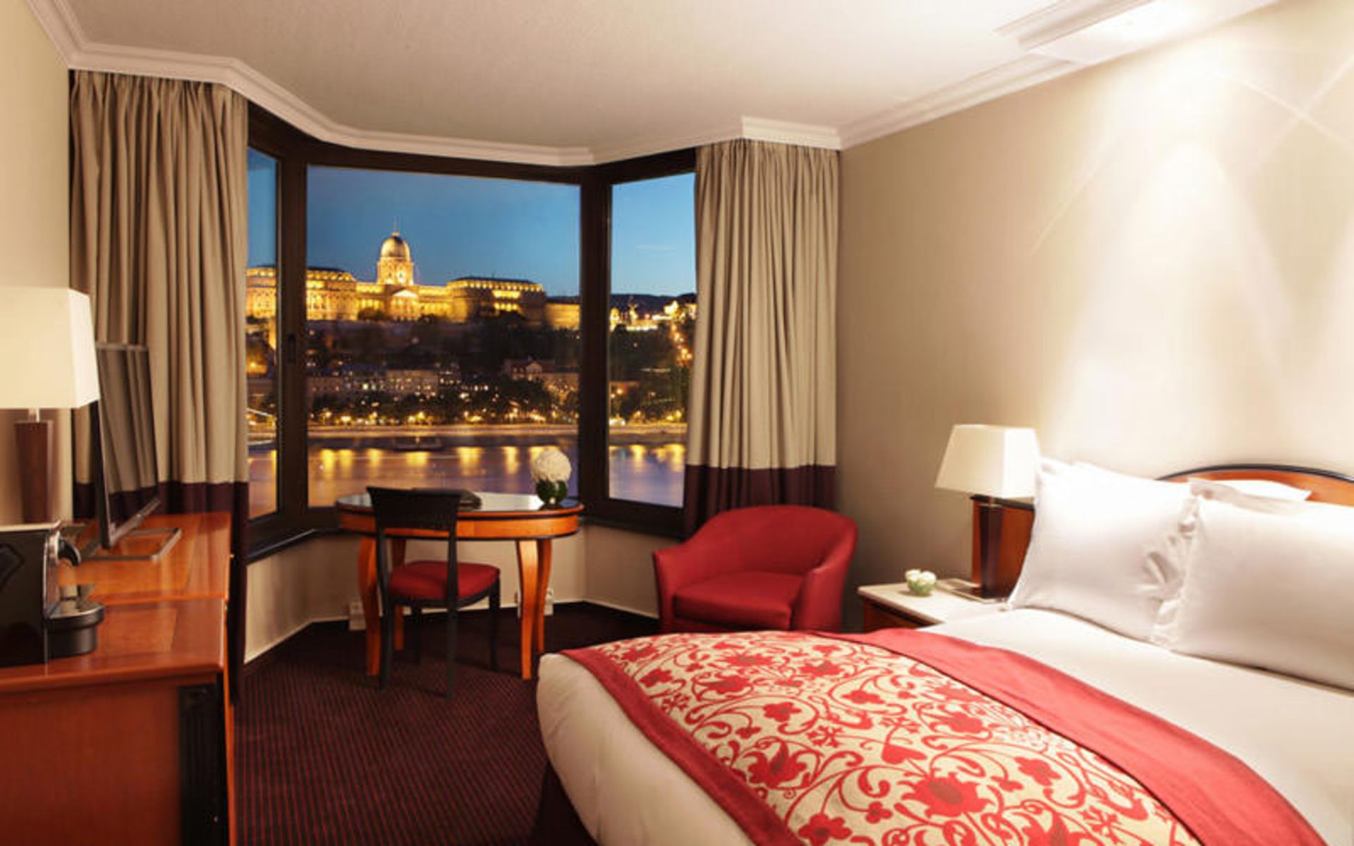 هتل سافیتل بوداپست چین بریج (Sofitel Budapest Chain Bridge)