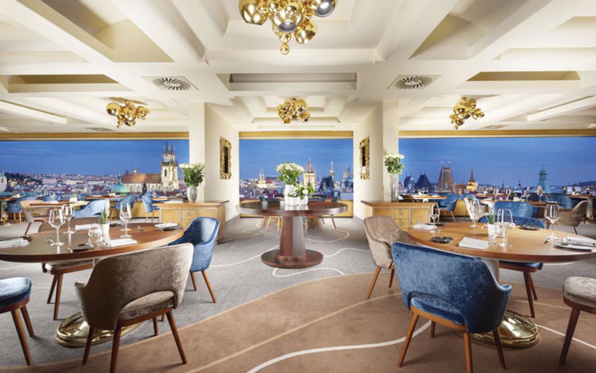 هتل اینتِرکُنتینِنتال پراگ (InterContinental Prague)
