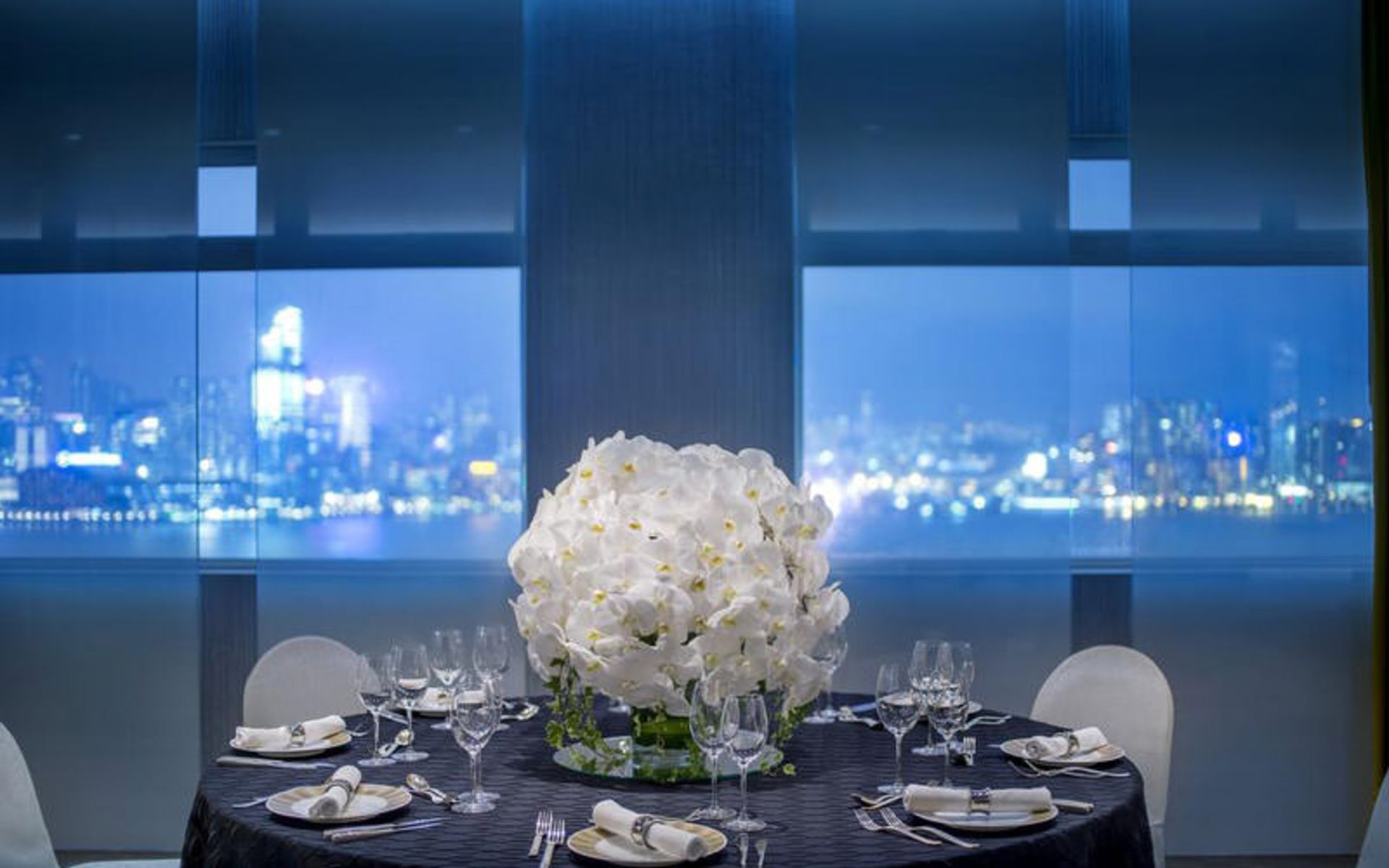 هتل د پارک لن هنگ‌کنگ ا پول‌من (The Park Lane Hong Kong, a Pullman Hotel)