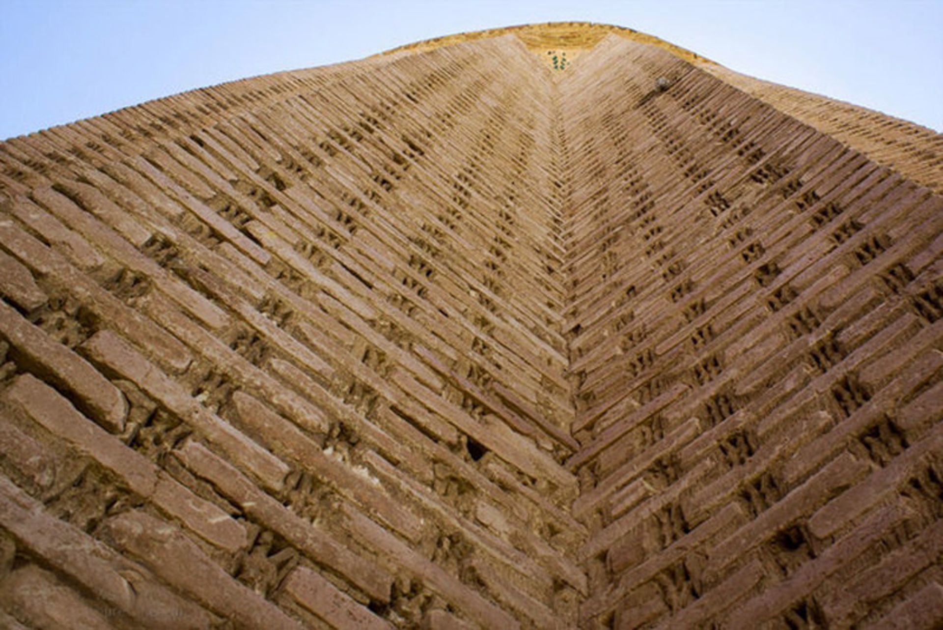 برج کاشانه بسطام