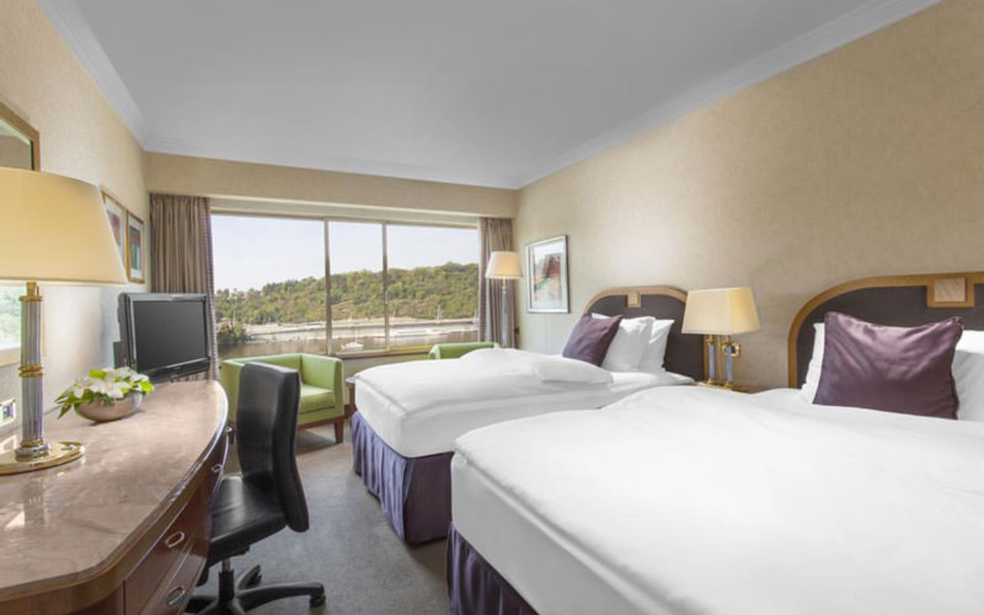 هتل اینتِرکُنتینِنتال پراگ (InterContinental Prague)