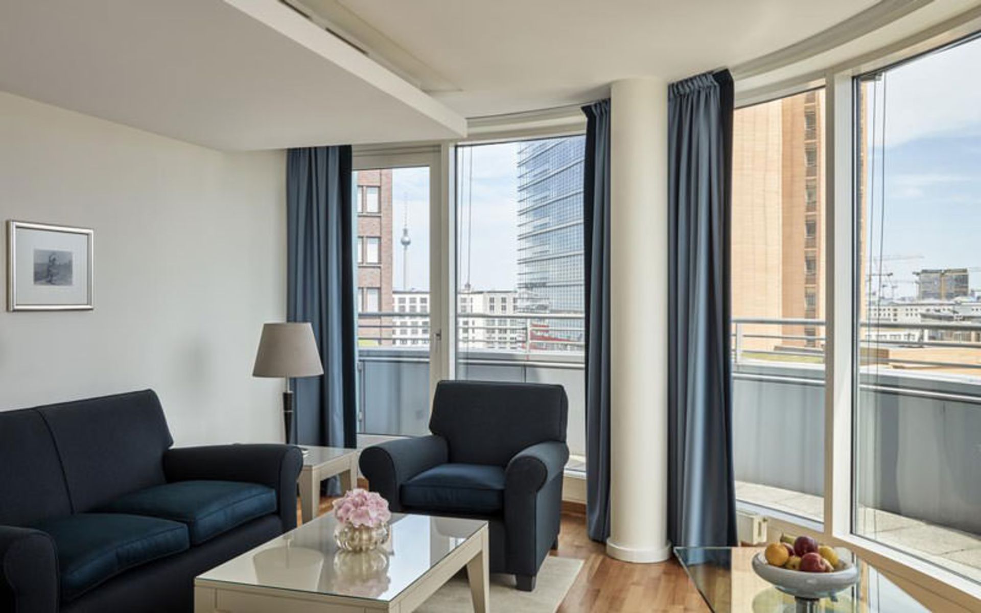 هتل ماندالا (The Mandala Hotel)