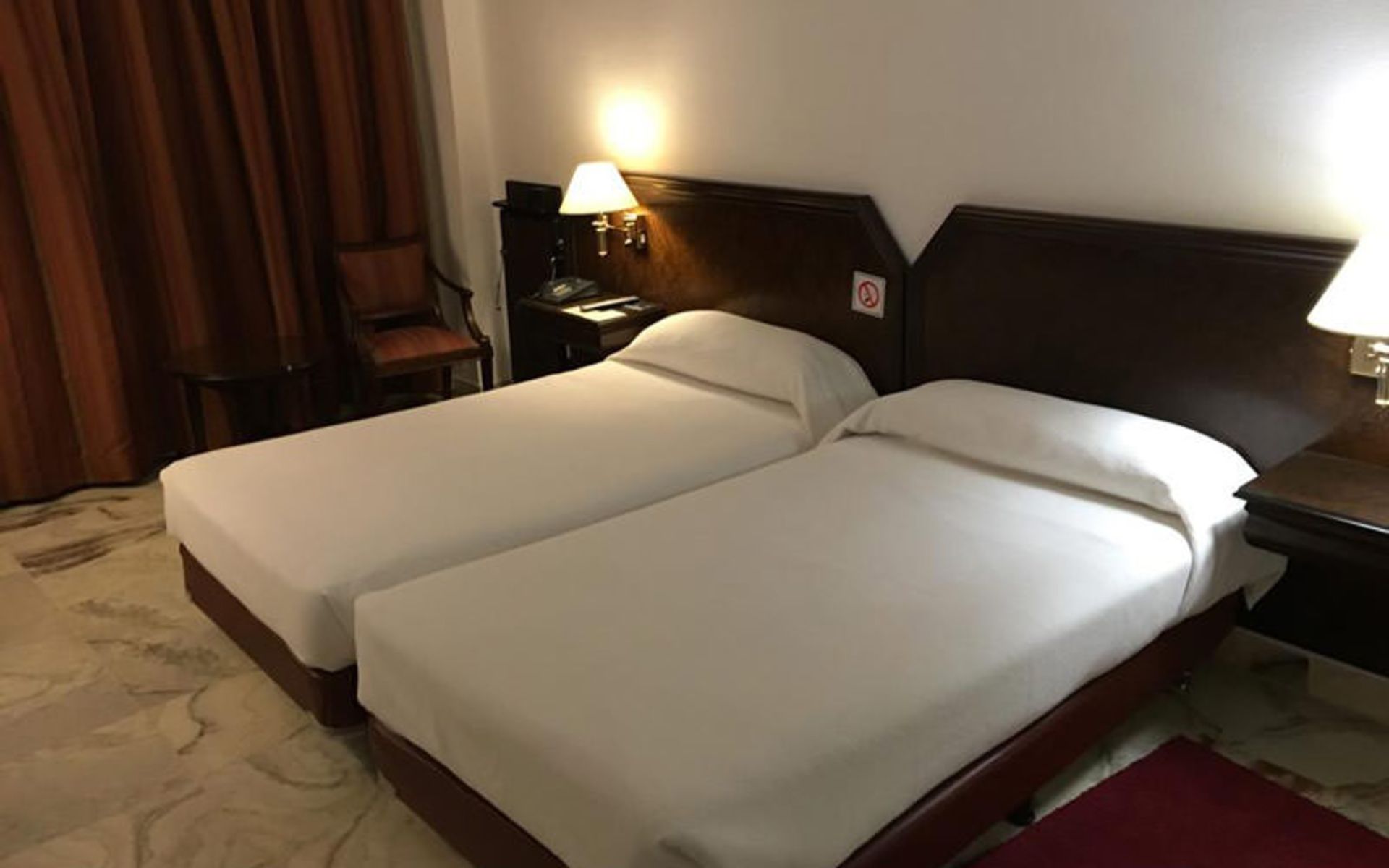 هتل توریا (Hotel Turia)