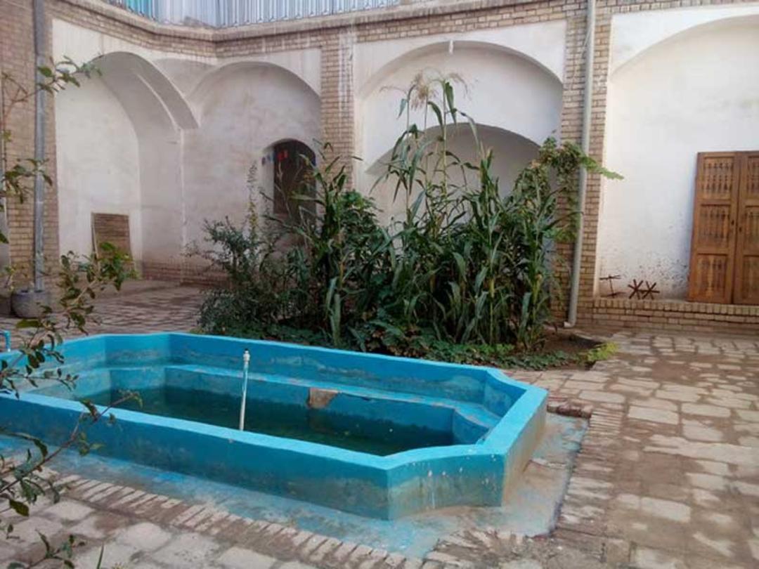 هتل خانه دوست