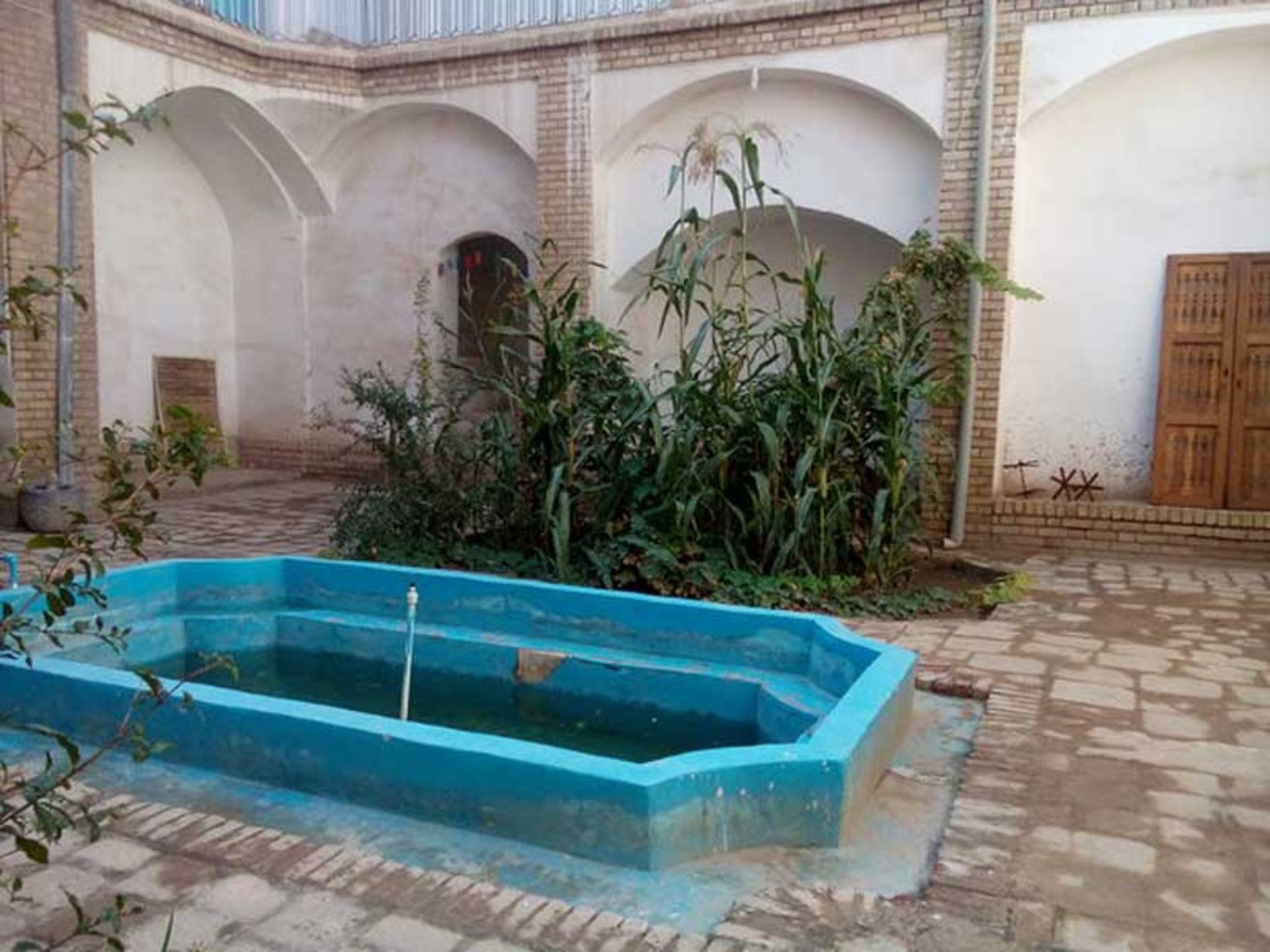 هتل خانه دوست