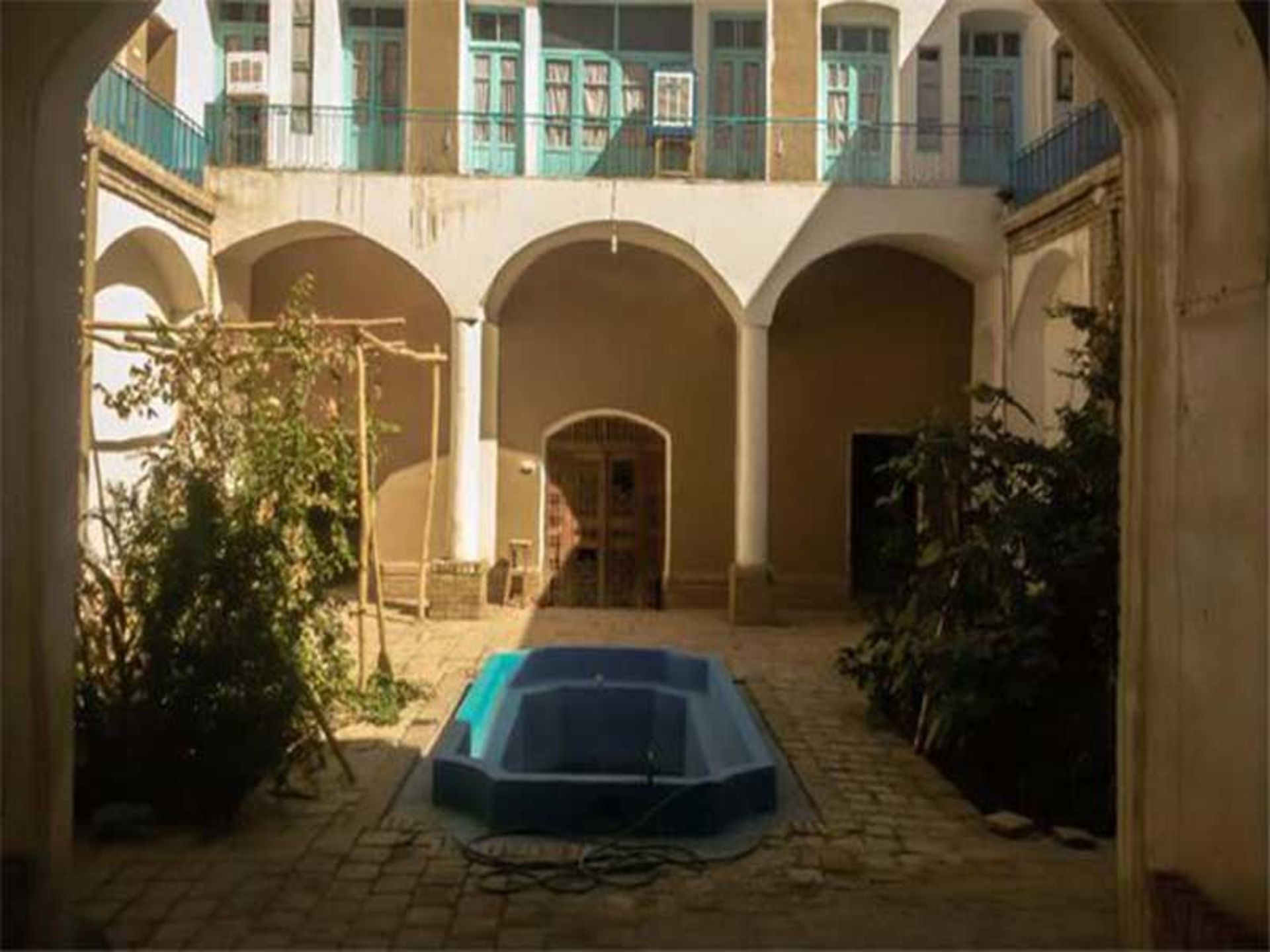 هتل خانه دوست