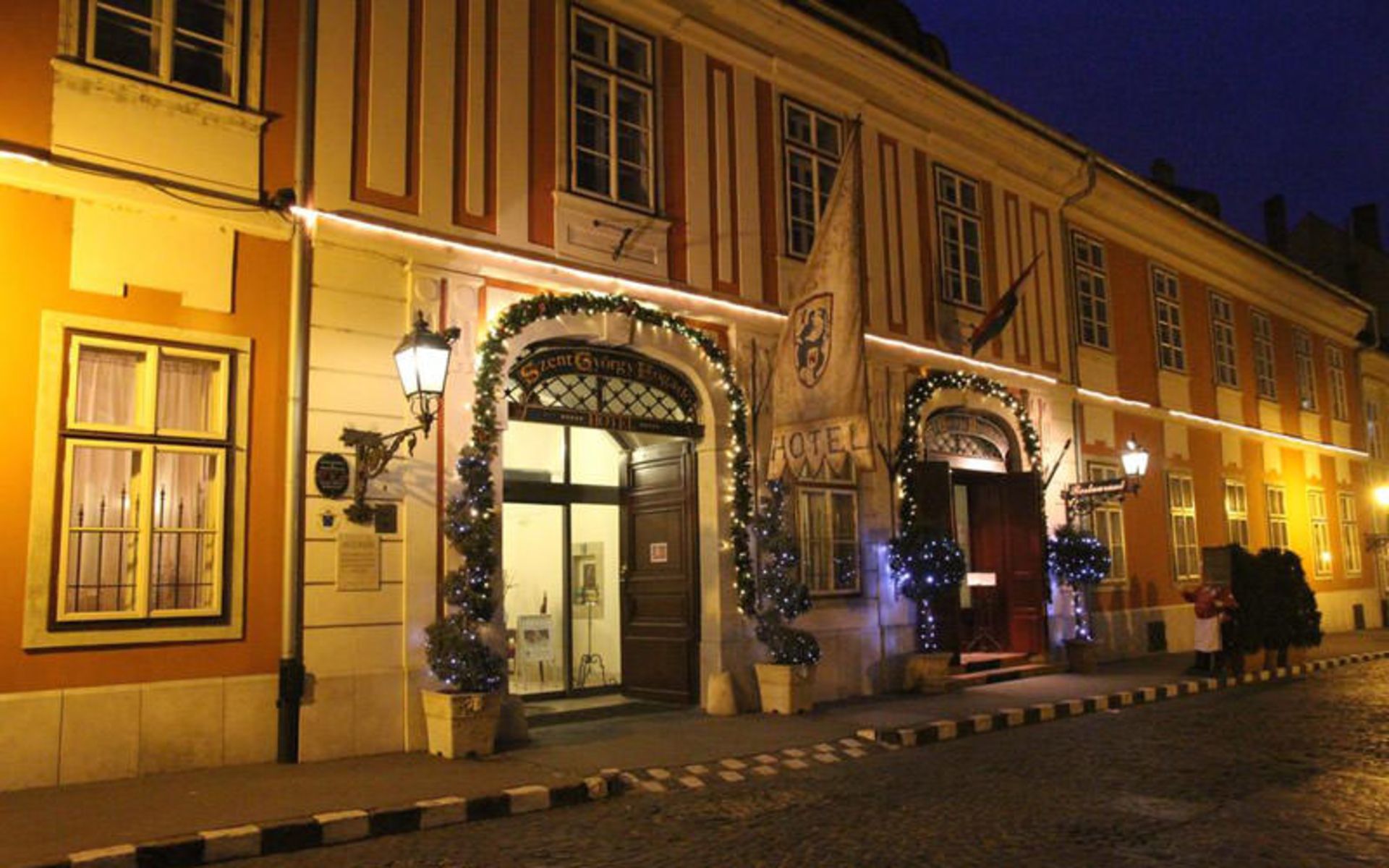 هتل اس‌تی. جورج رزیدنت (St. George Residence - All Suite Hotel DeLuxe)