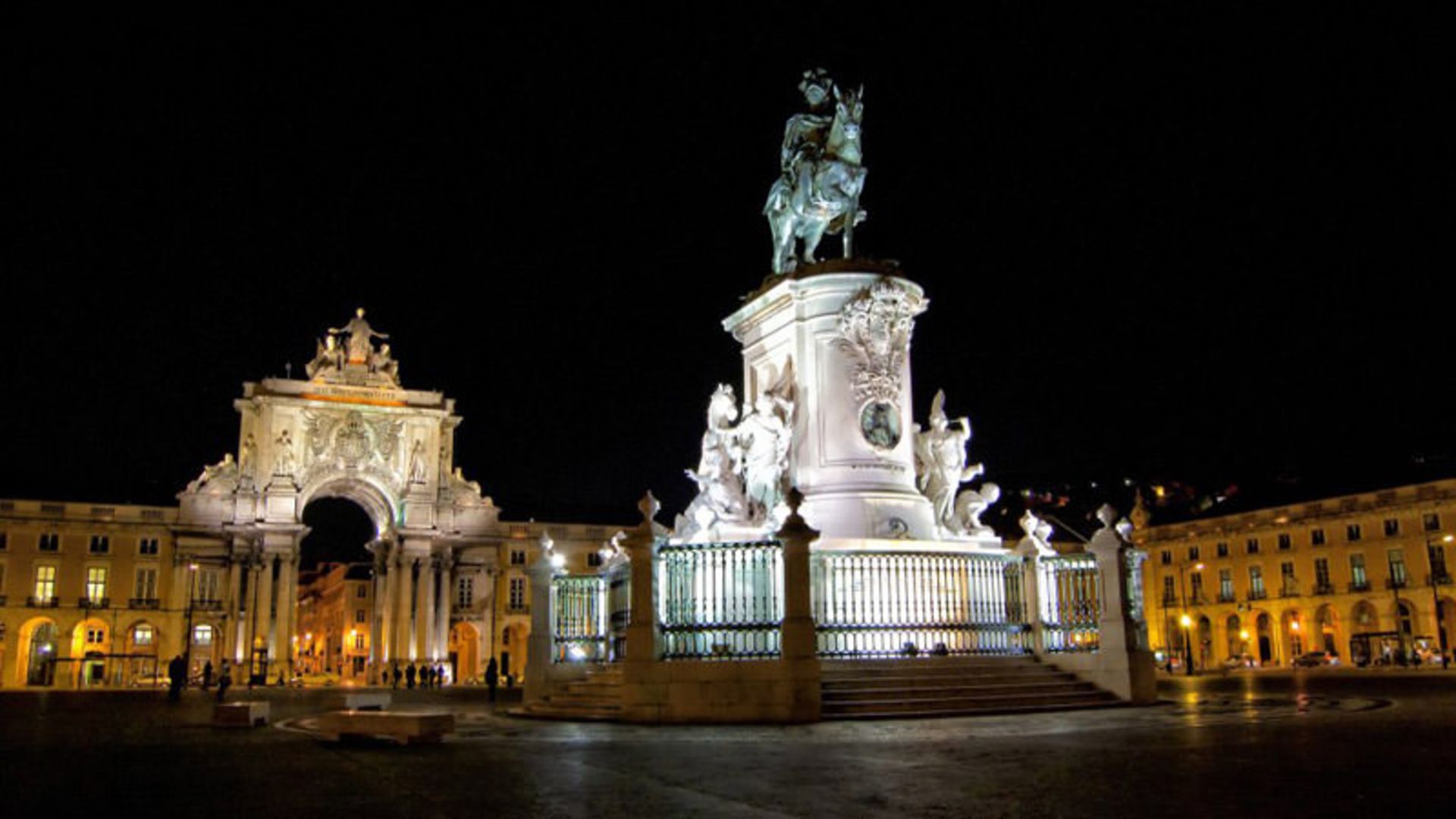 میدان تجاری Praça do Comércial 