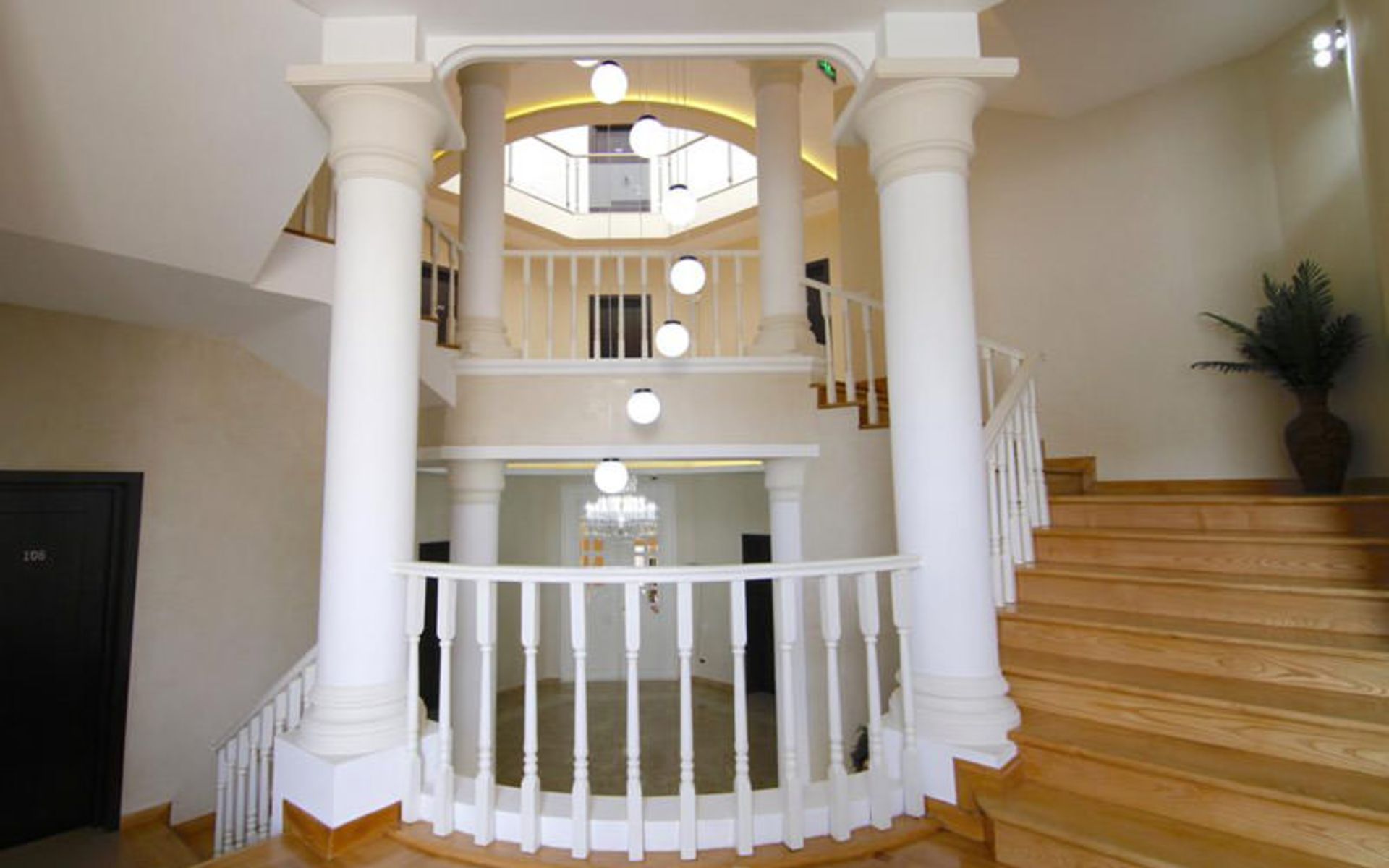 هتل دویسی (Hotel Doesi)