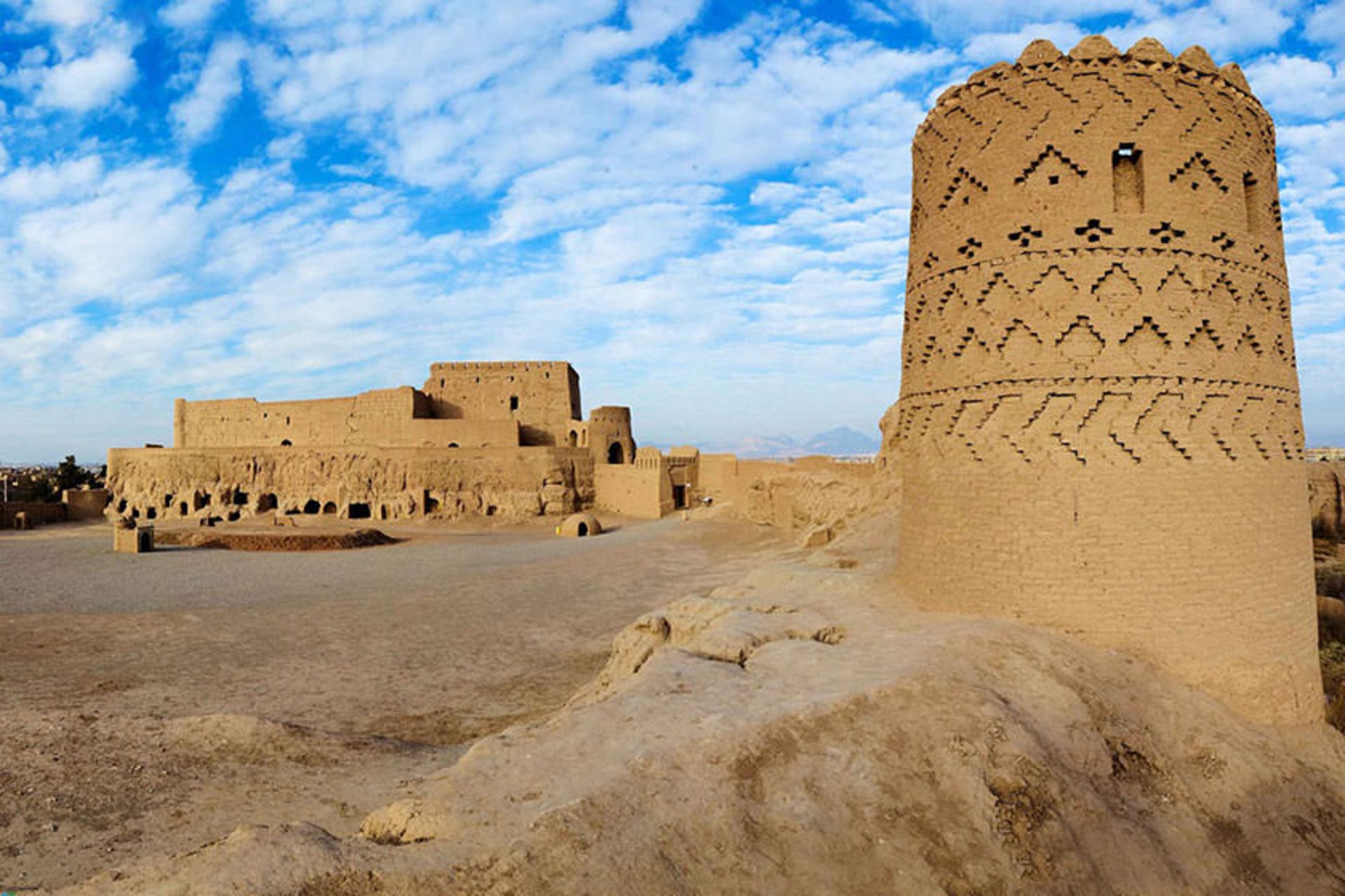 میبد