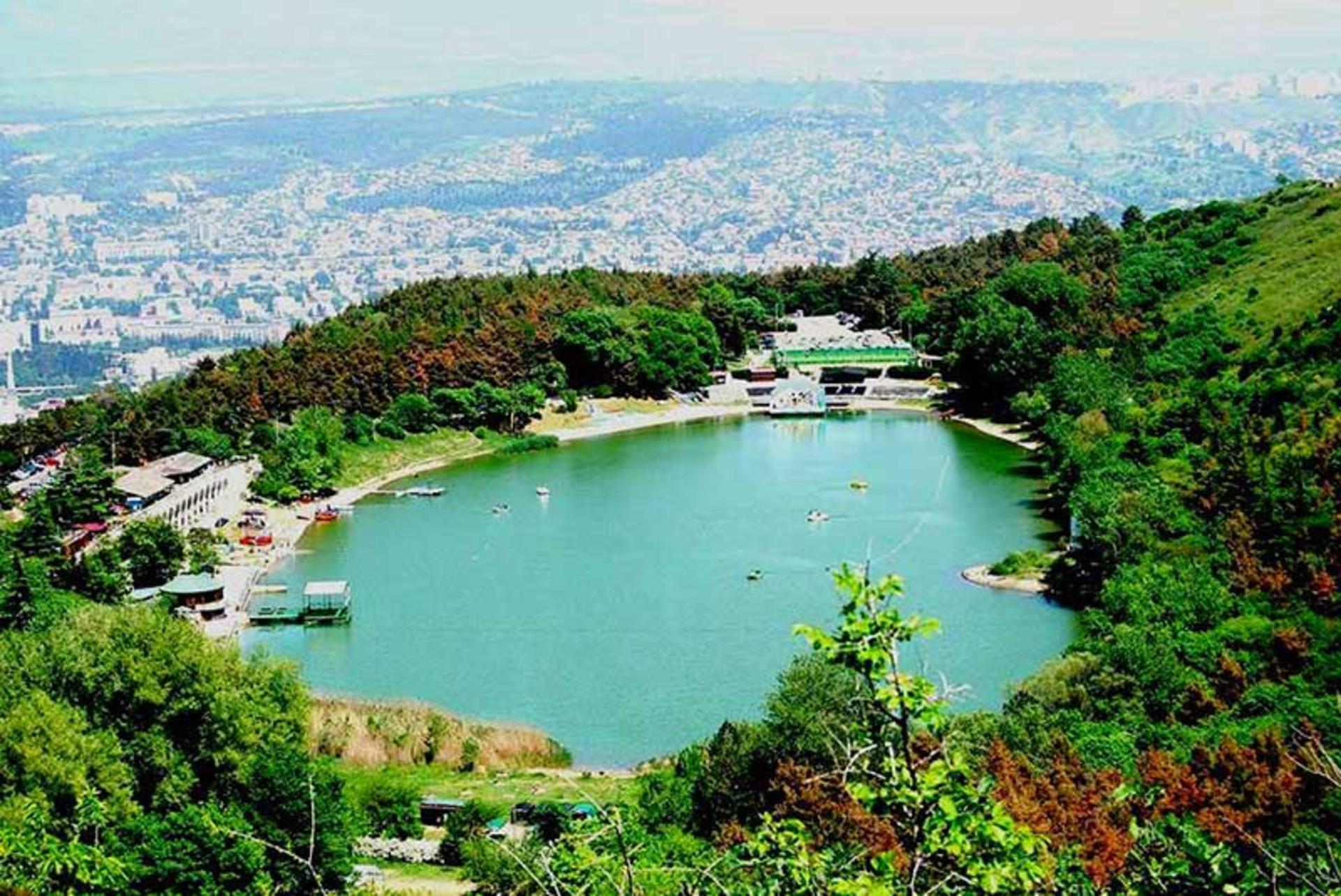 دریاچه لاک پشت تفلیس