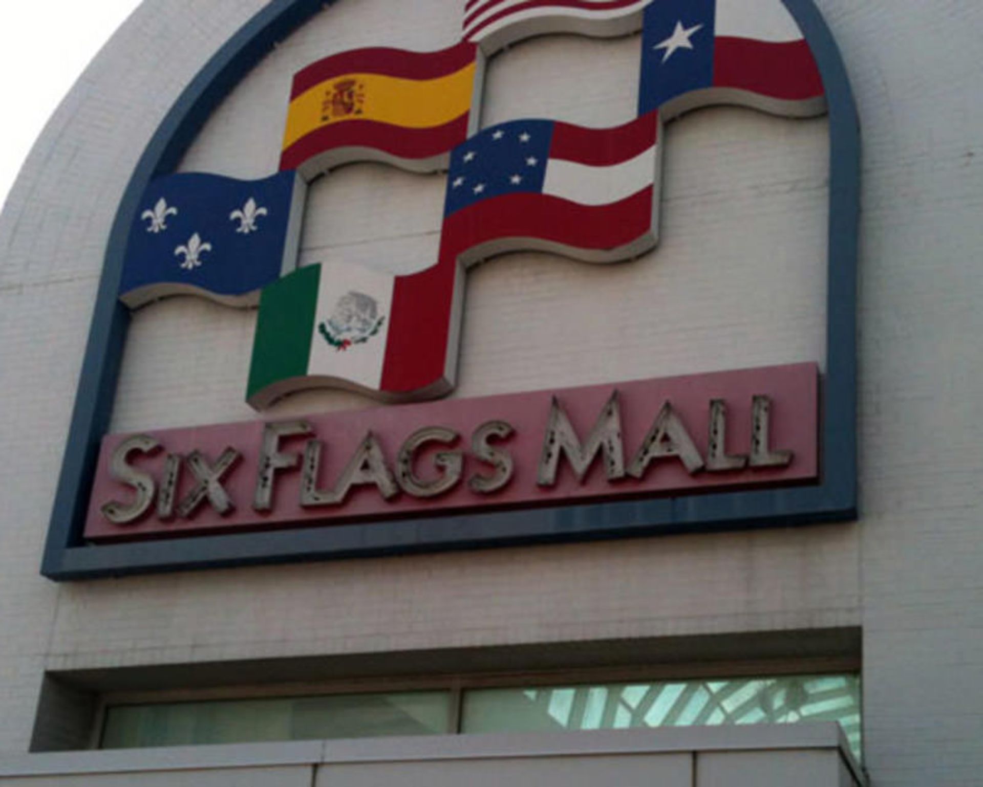 بازار ۶ «پرچم» (Six Flags)