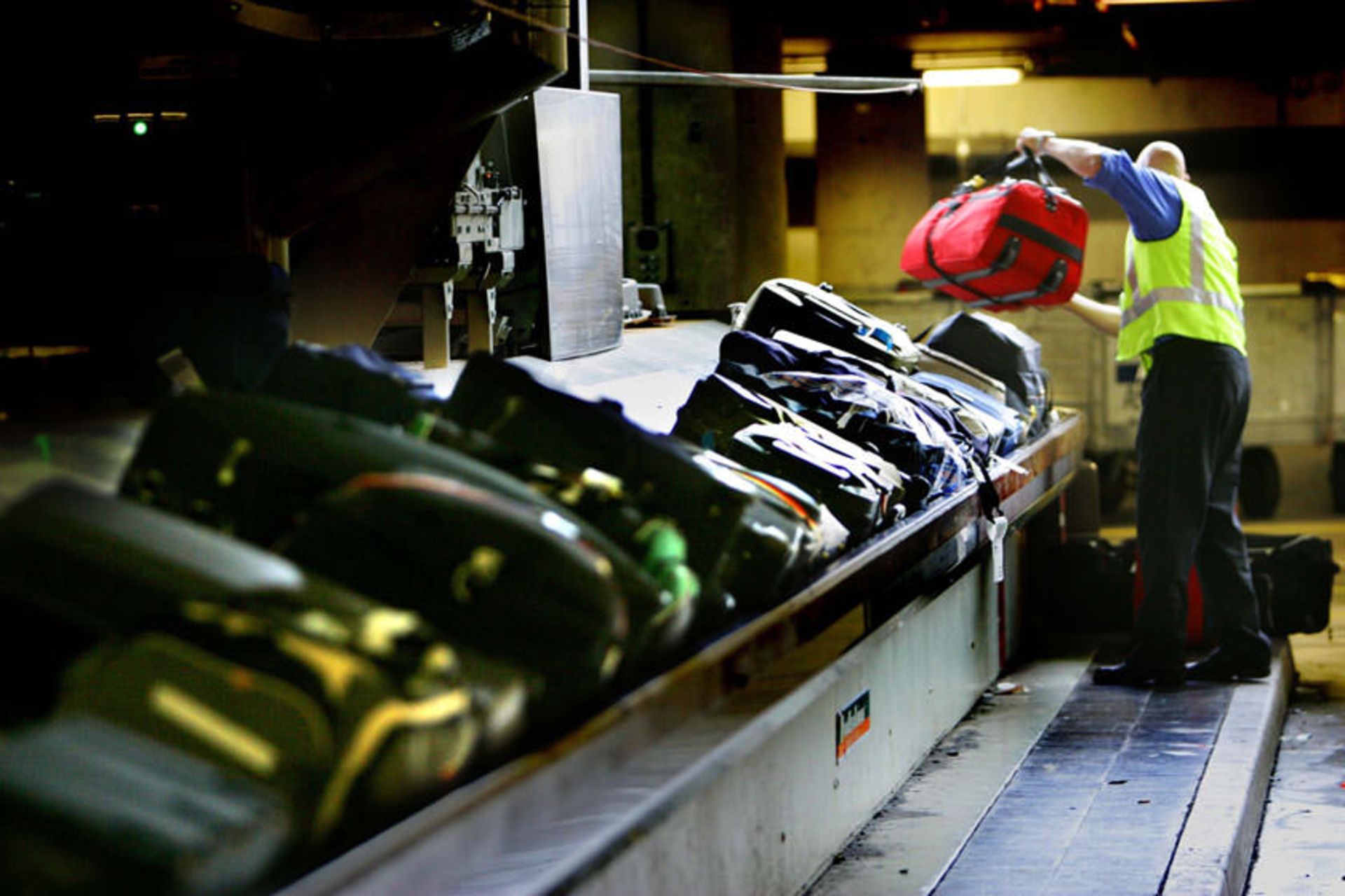 چمدان فرودگاه