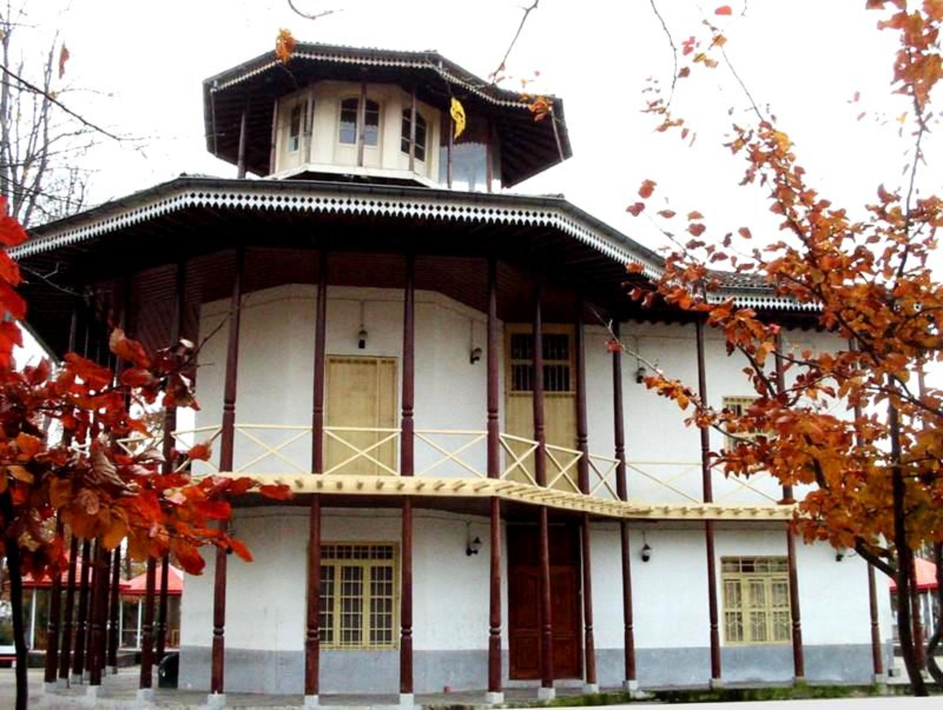 عمارت کلاه فرنگی رشت