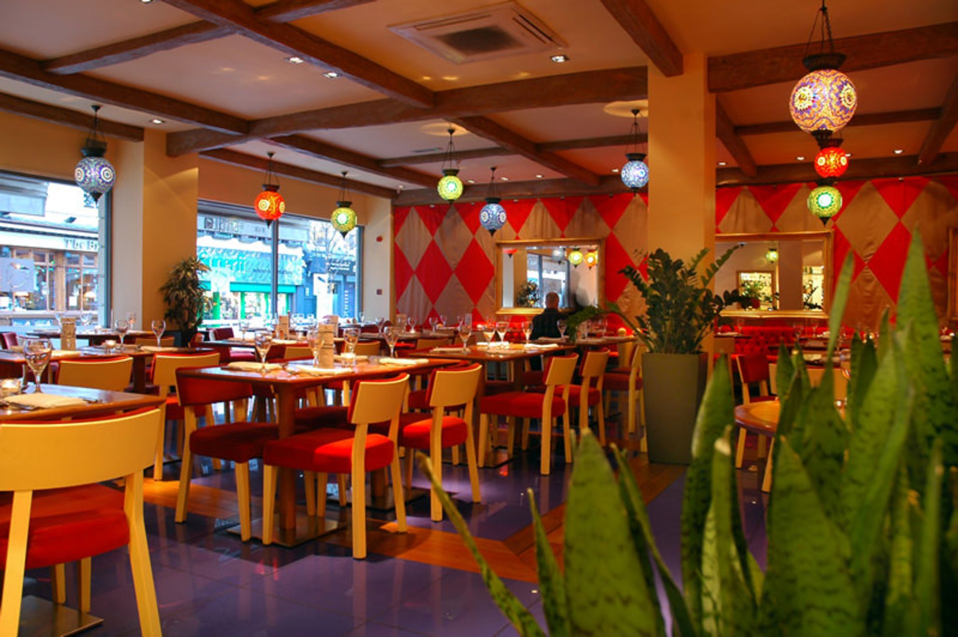 کافه و رستوران Delicatessen