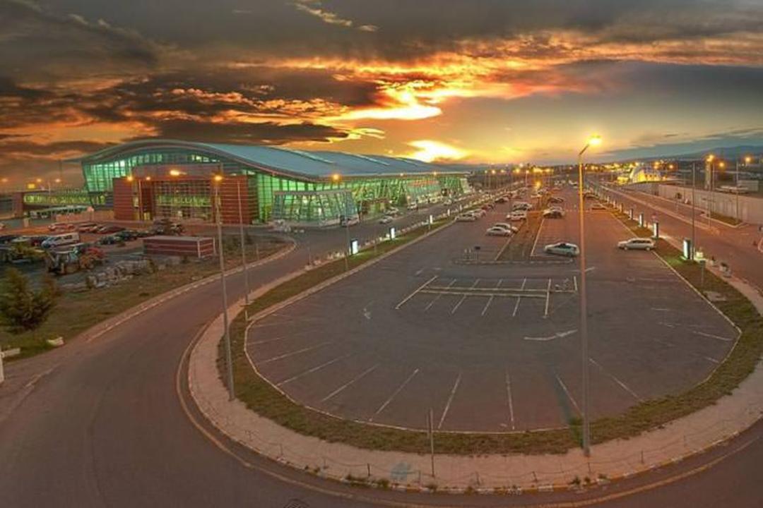 فرودگاه تفلیس