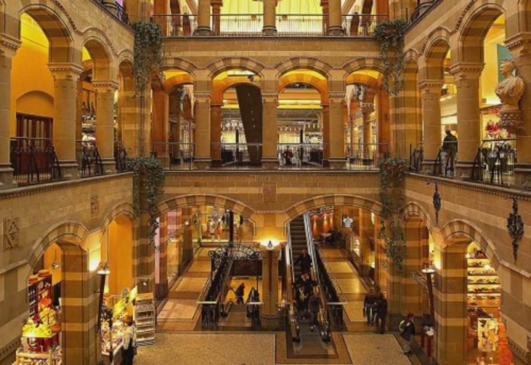 مرکز خرید مگنا پلازا آمستردام (Magna Plaza)
