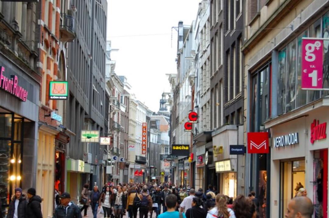 خیابان کالور استرات (Kalverstraat) 