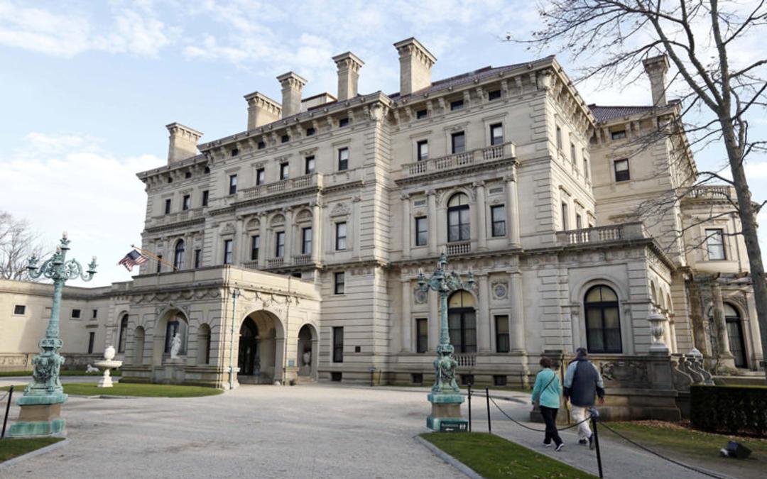 3The Breakers 2