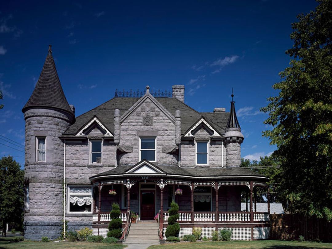 The Standrod Mansion