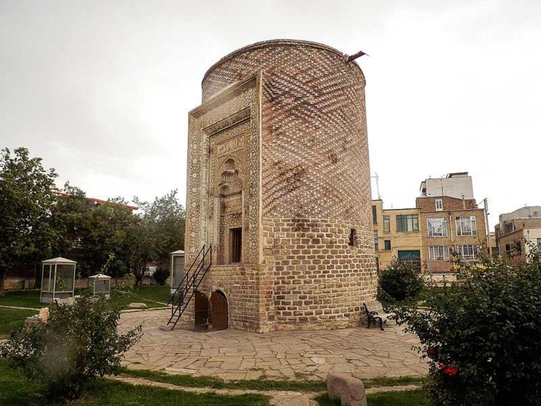 برج سه گنبد ارومیه