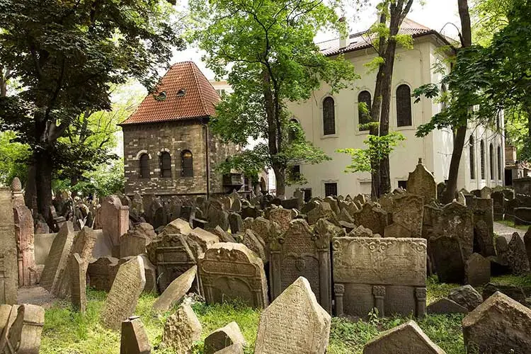 زیباترین گورستان های جهان