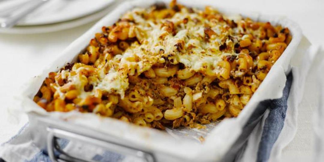 ماکارونی با سس گوشت چرخ‌ کرده (Makaronilaatikko)