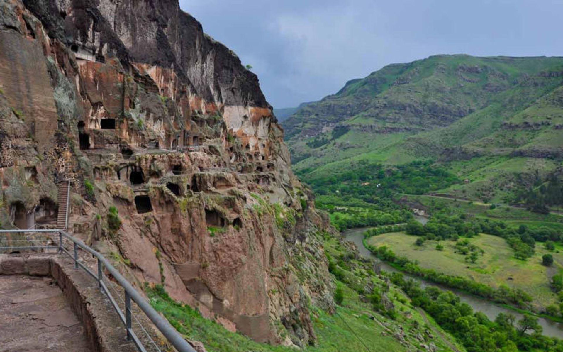 شهر سنگی واردزیا سفر گرجستان